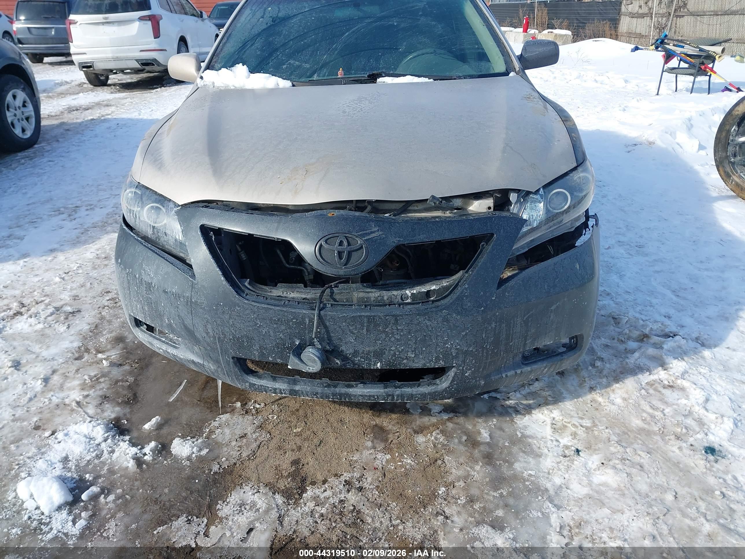 TOYOTA CAMRY image 6