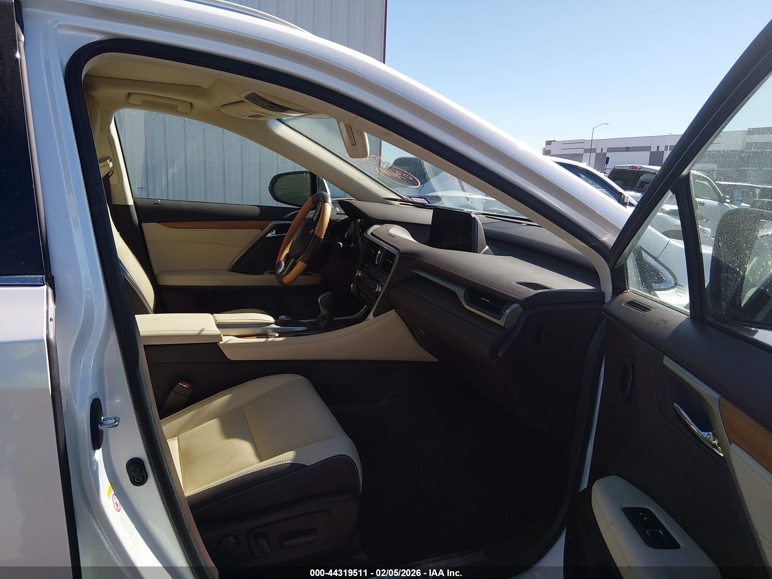 LEXUS RX image 5