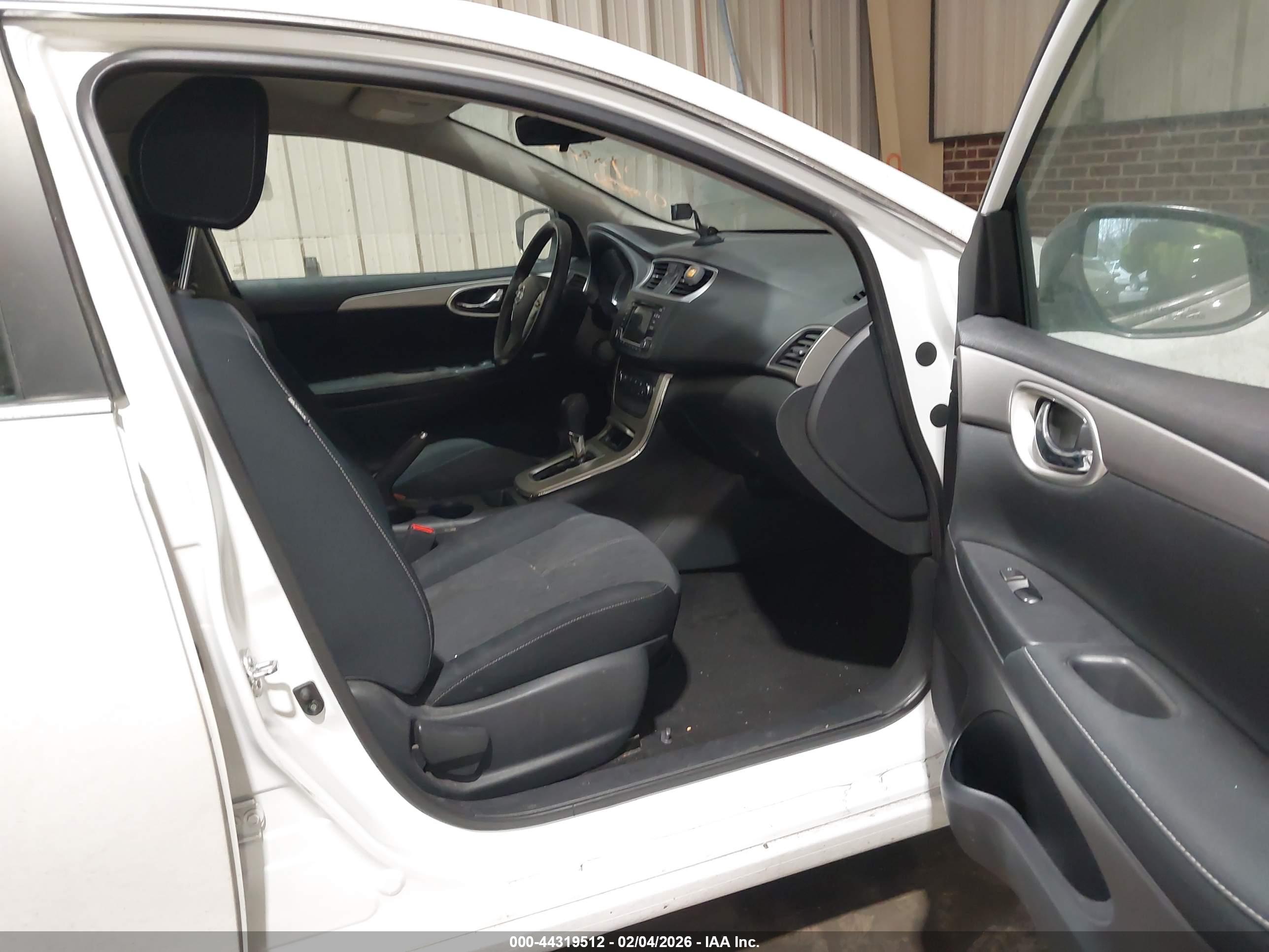 NISSAN SENTRA image 5
