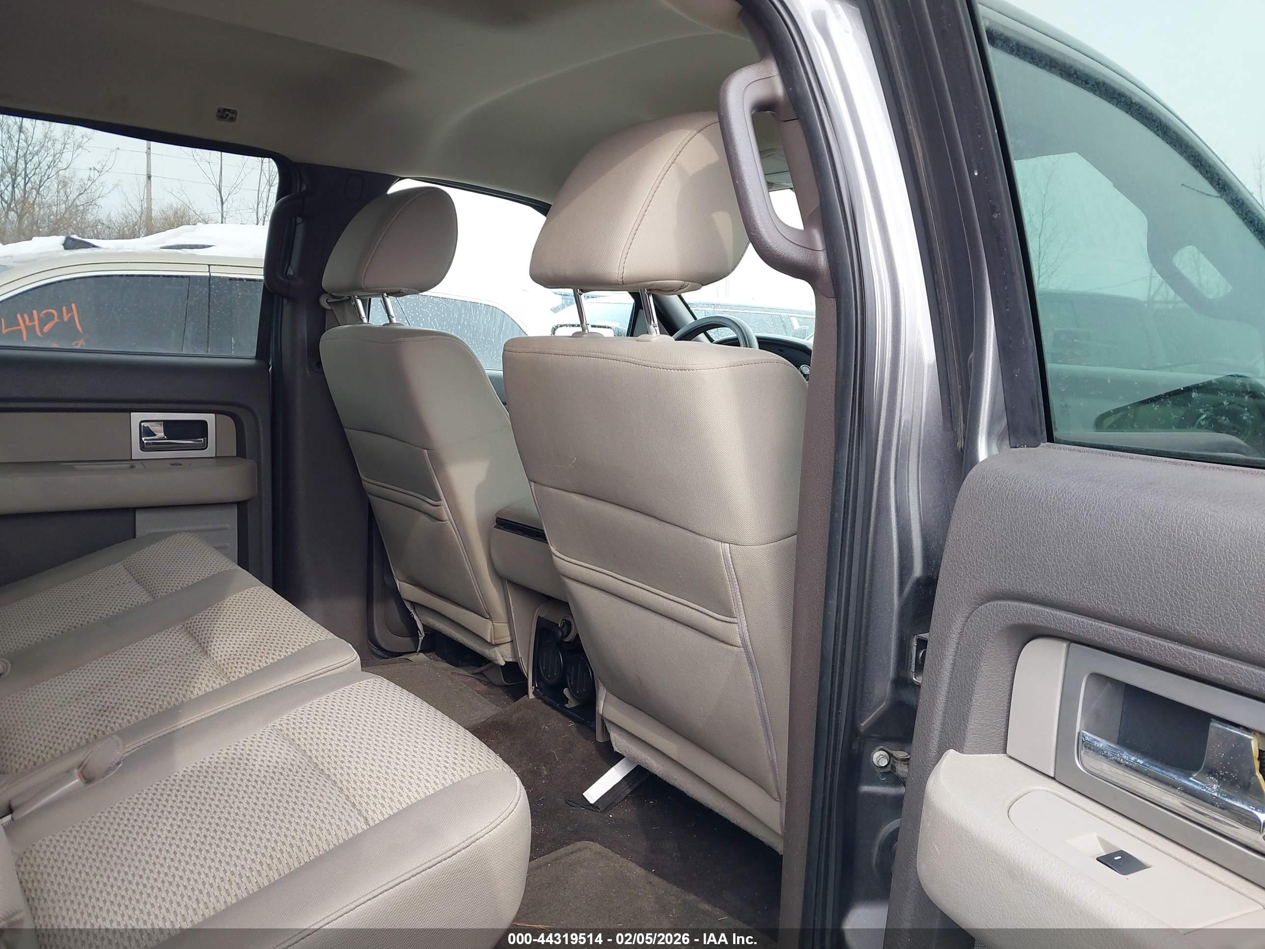 FORD F-150 image 8