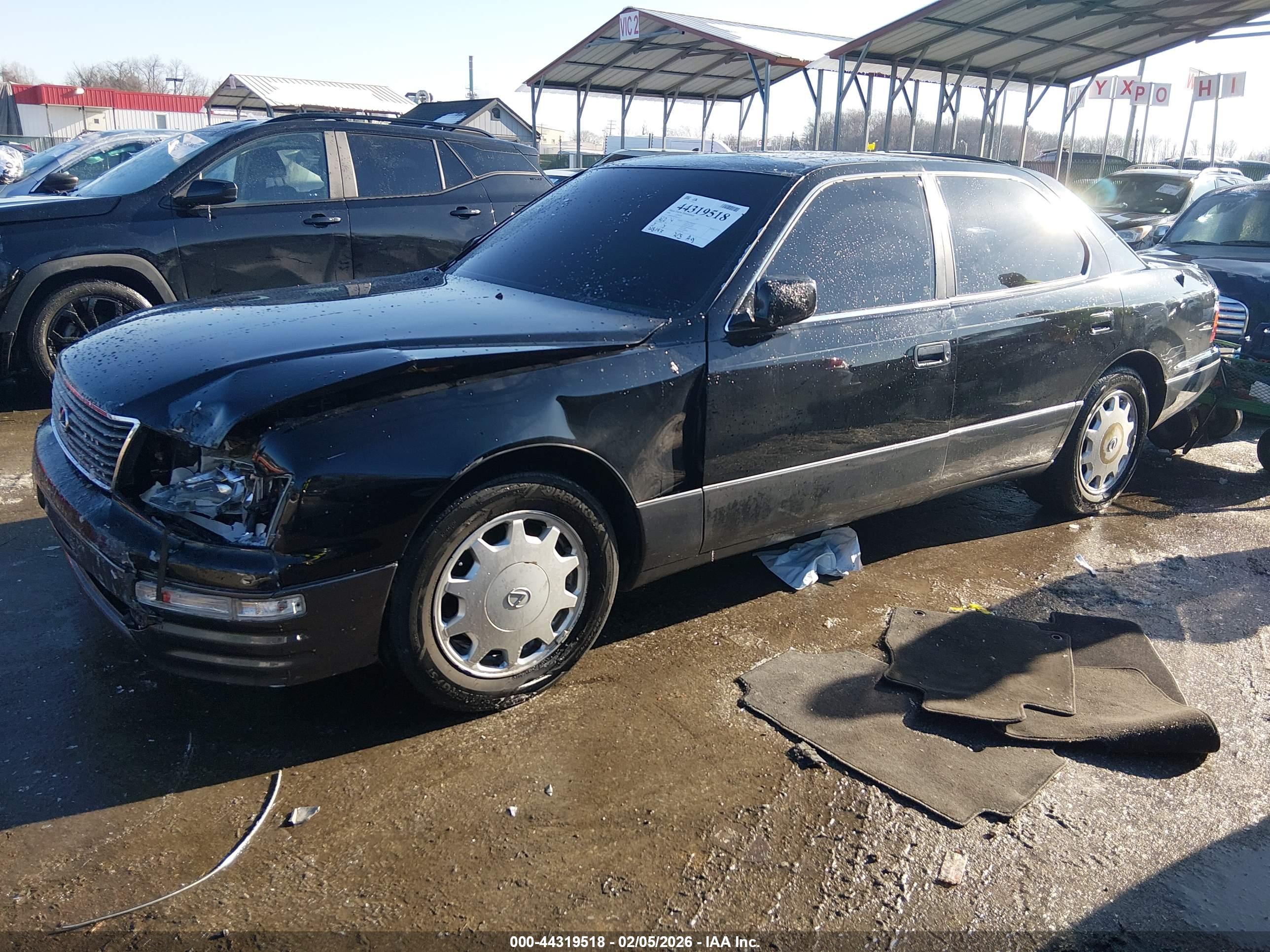 LEXUS LS image 2