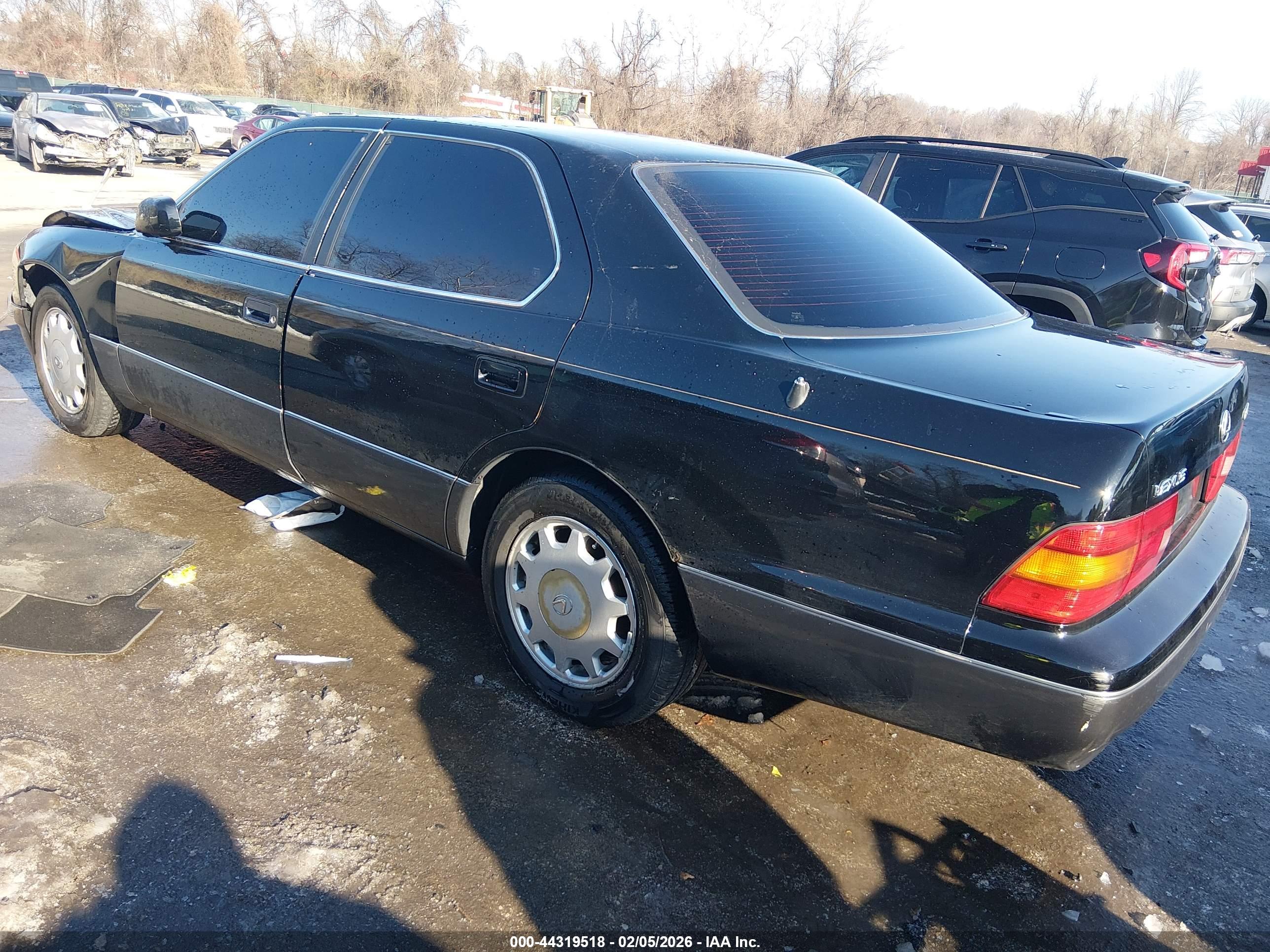 LEXUS LS image 3