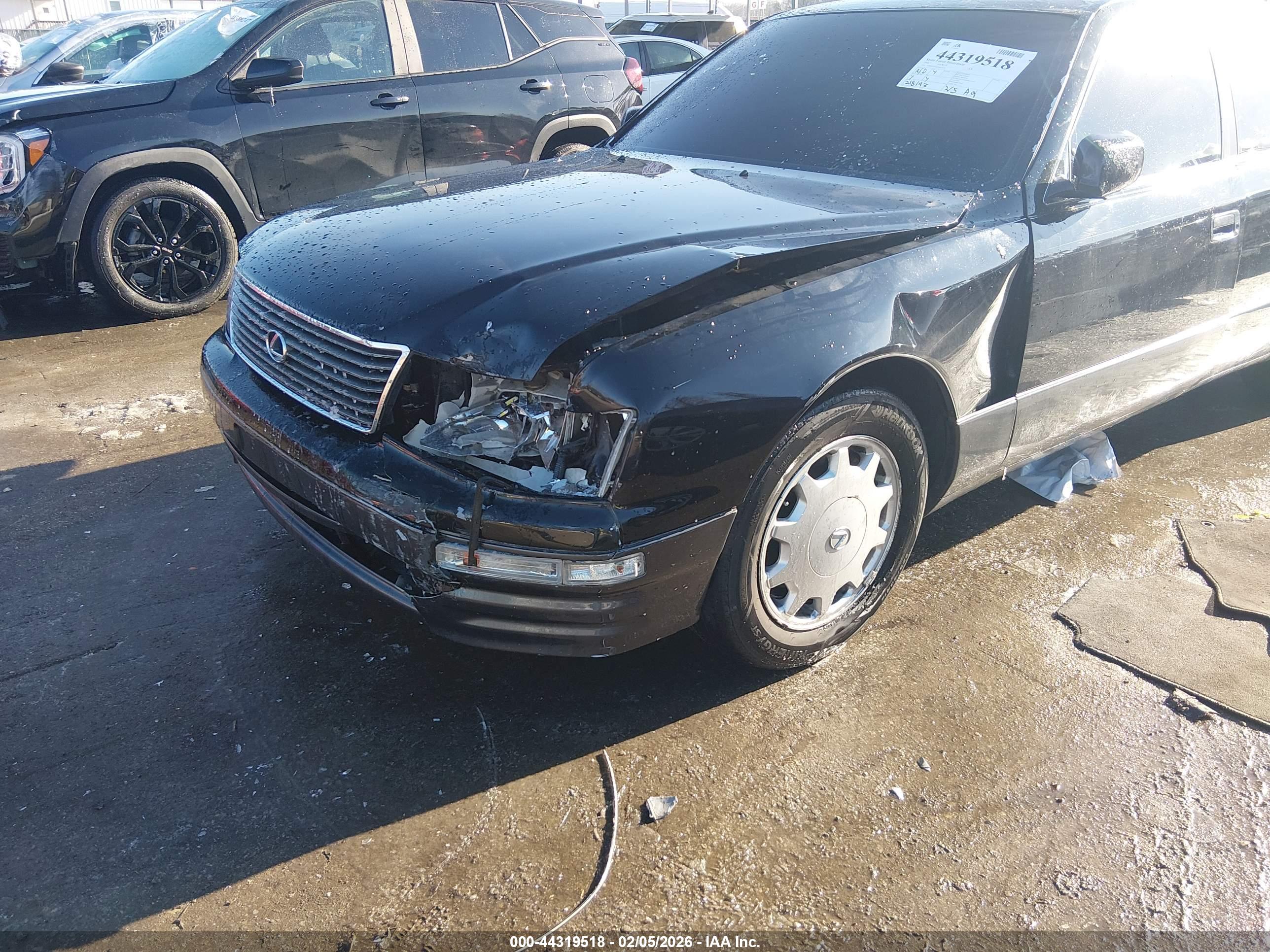LEXUS LS image 6