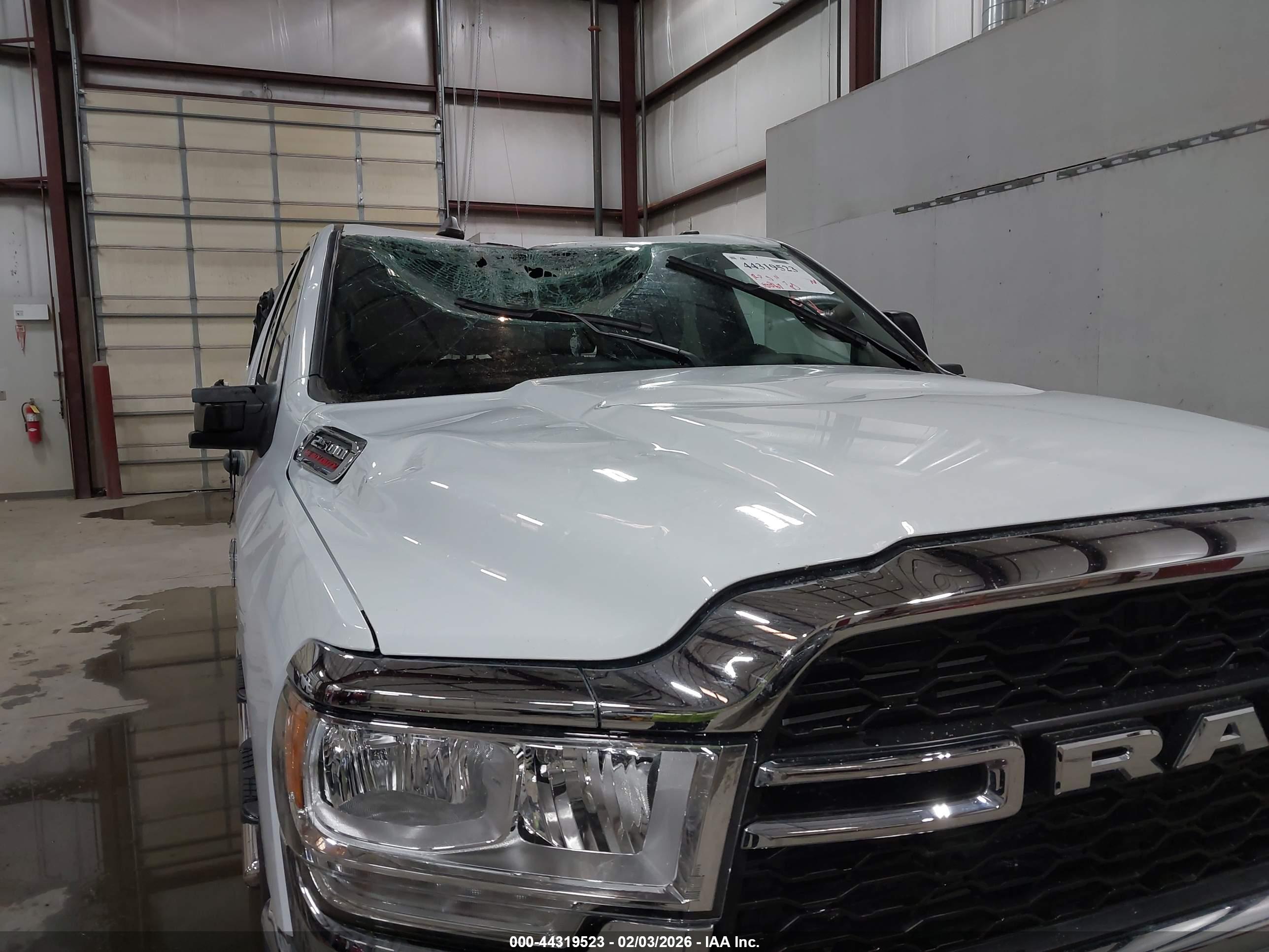 RAM 2500 image 6