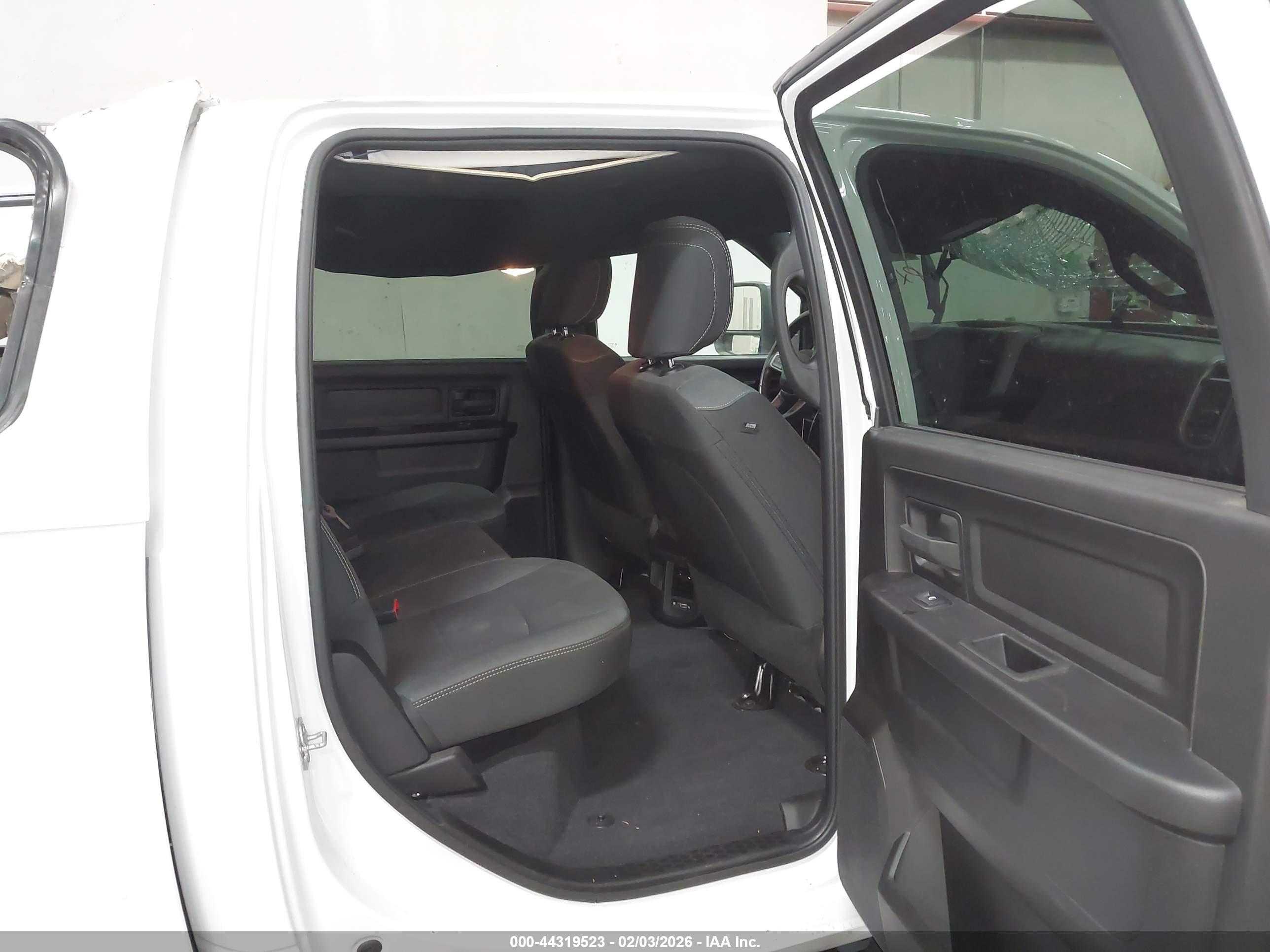 RAM 2500 image 8