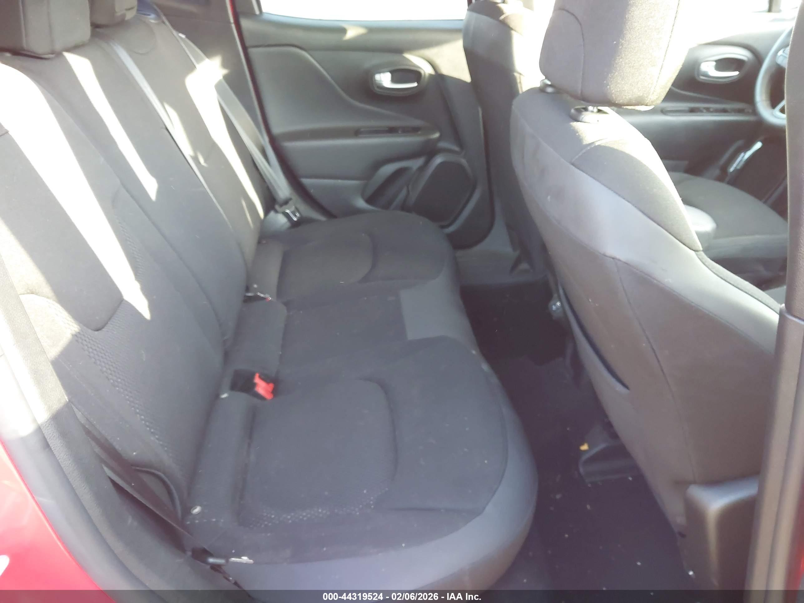 JEEP RENEGADE image 8