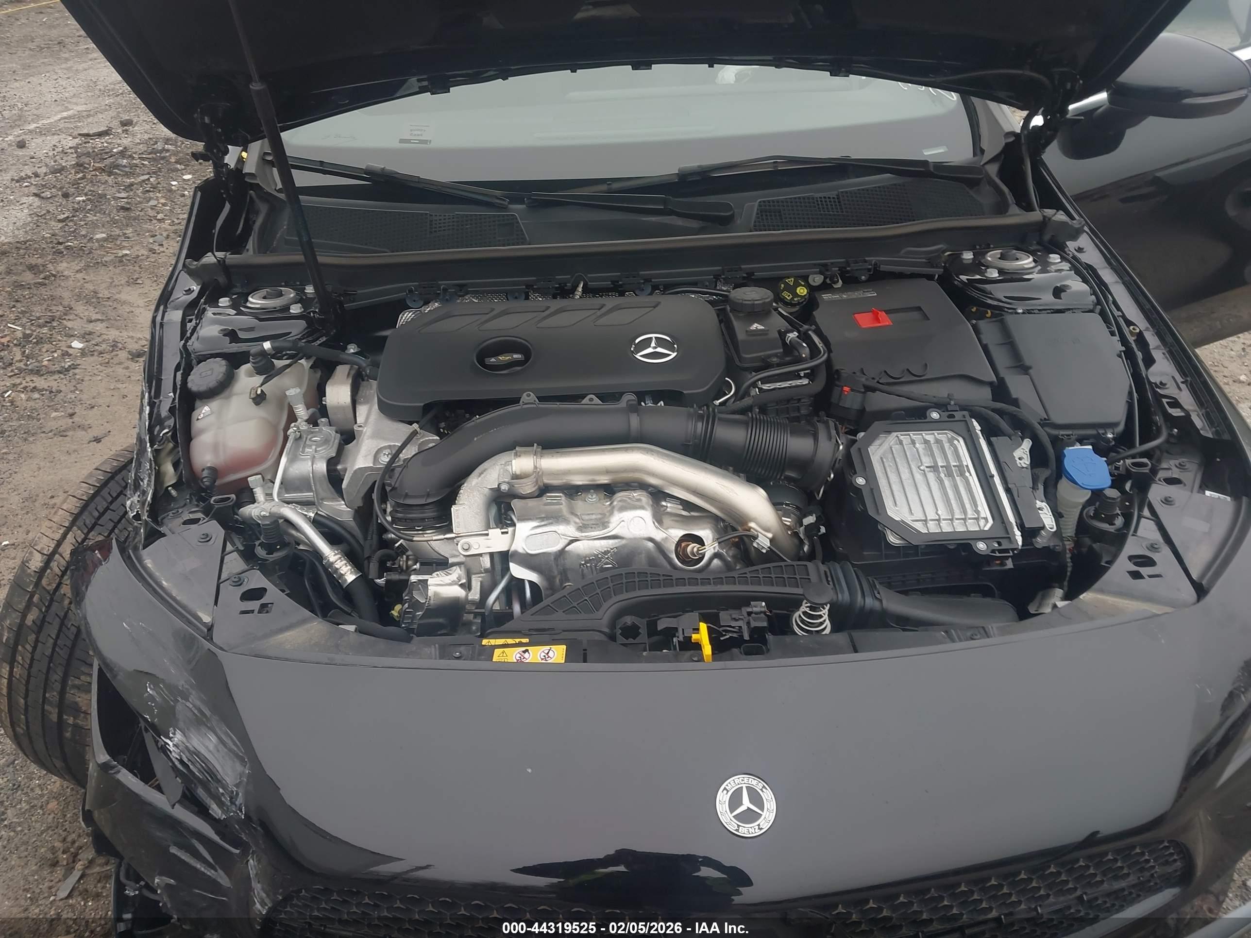 MERCEDES-BENZ CLA image 10