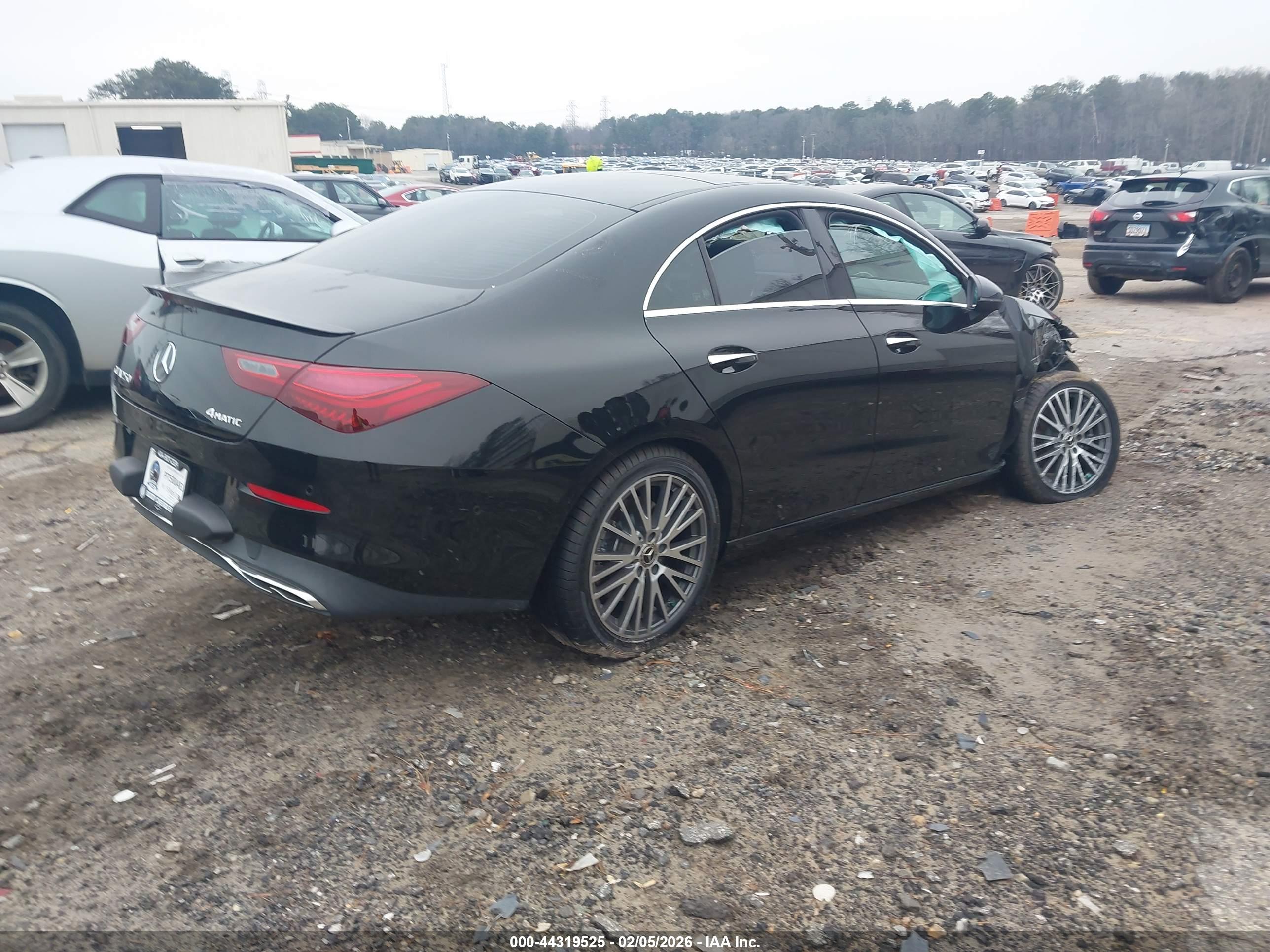 MERCEDES-BENZ CLA image 4