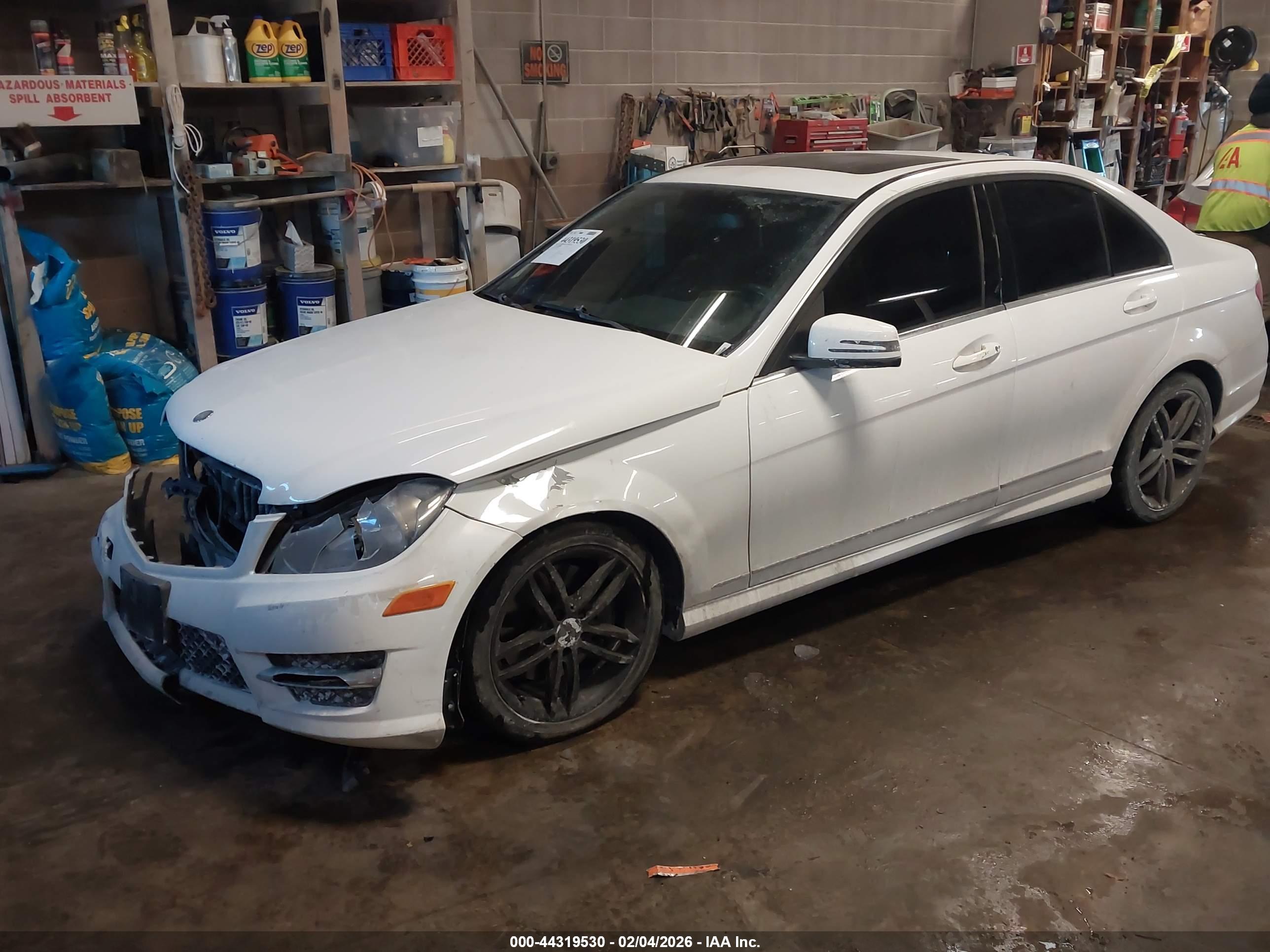 MERCEDES-BENZ C image 2