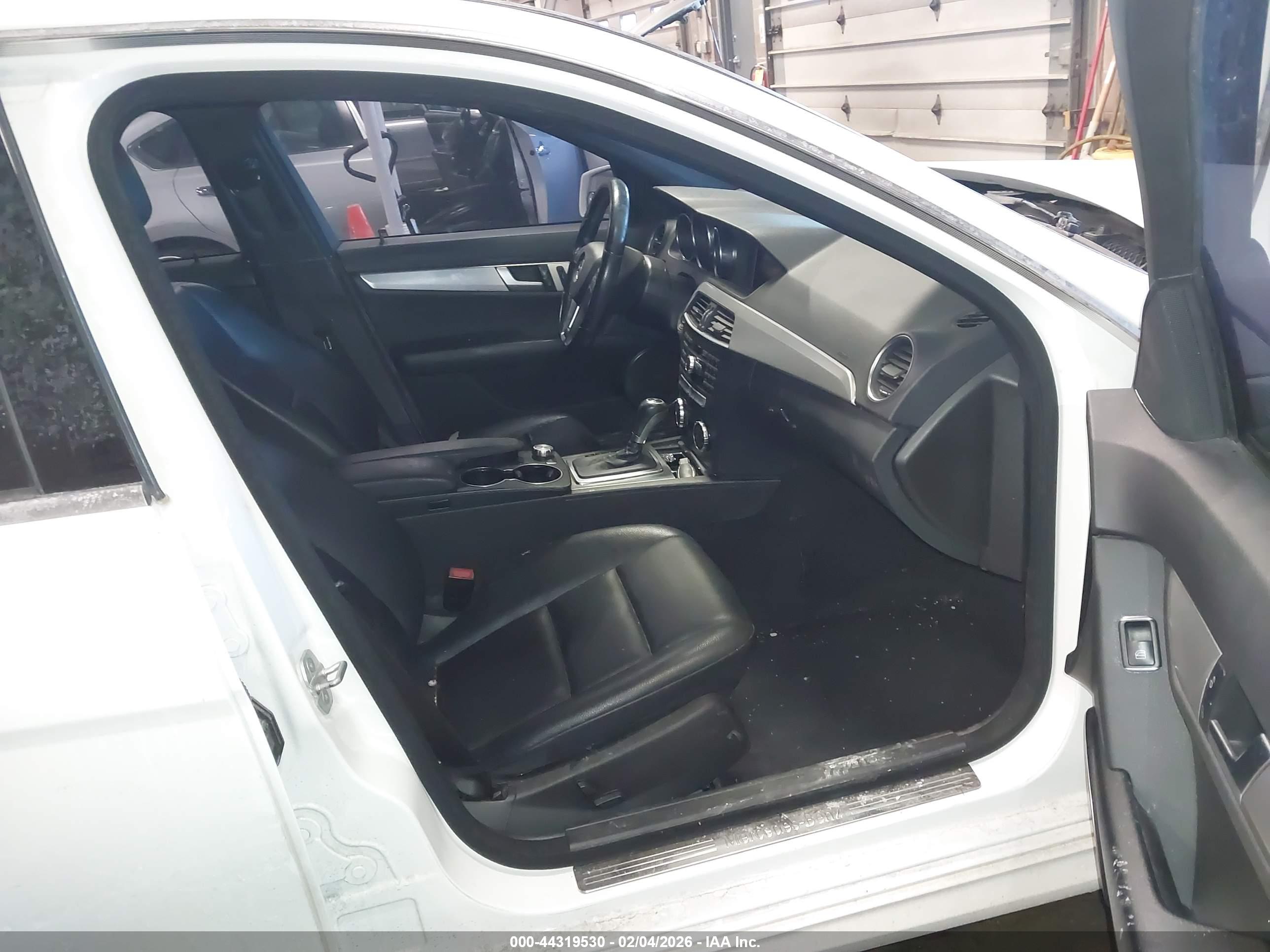 MERCEDES-BENZ C image 5