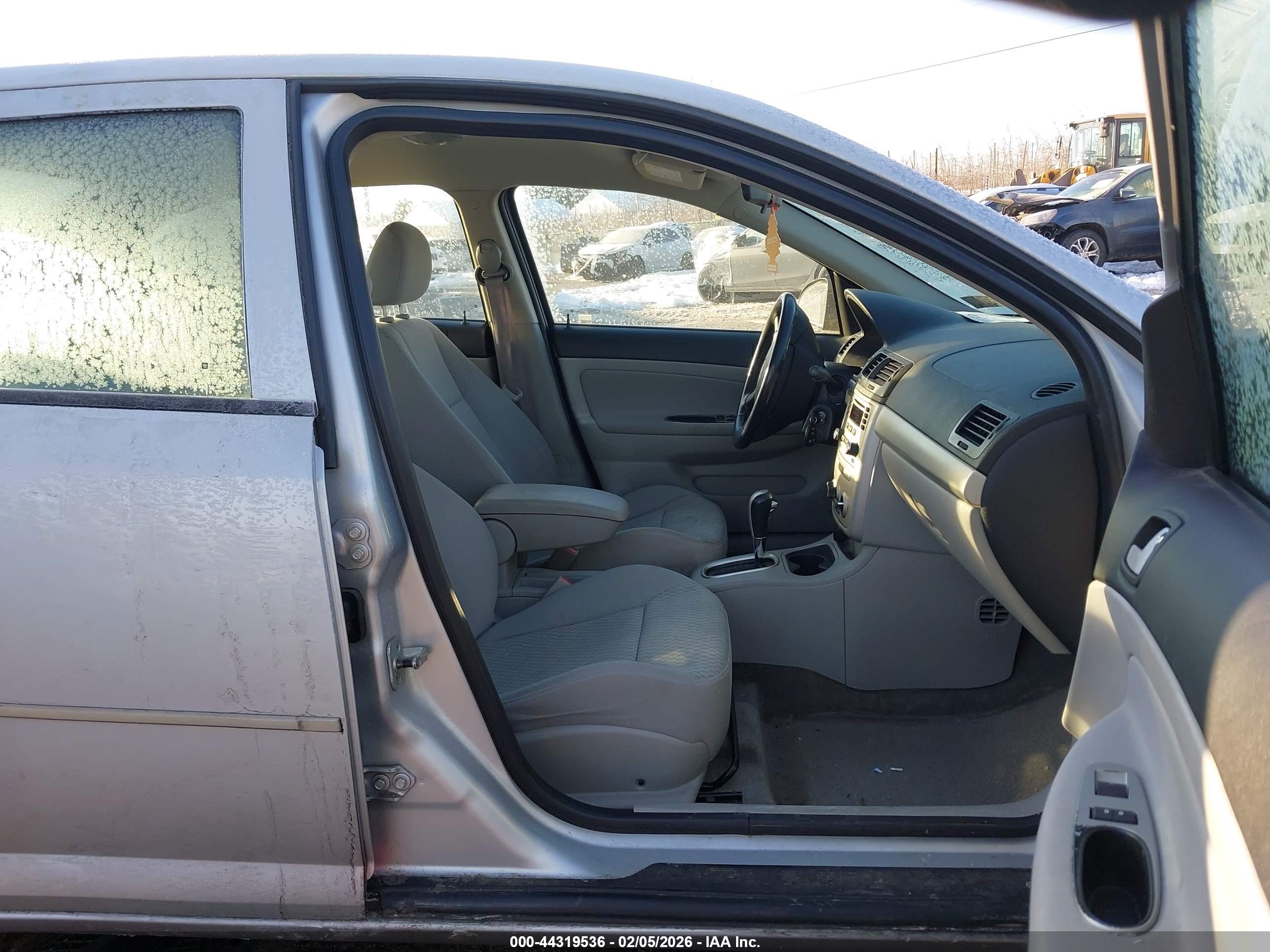 CHEVROLET COBALT image 5