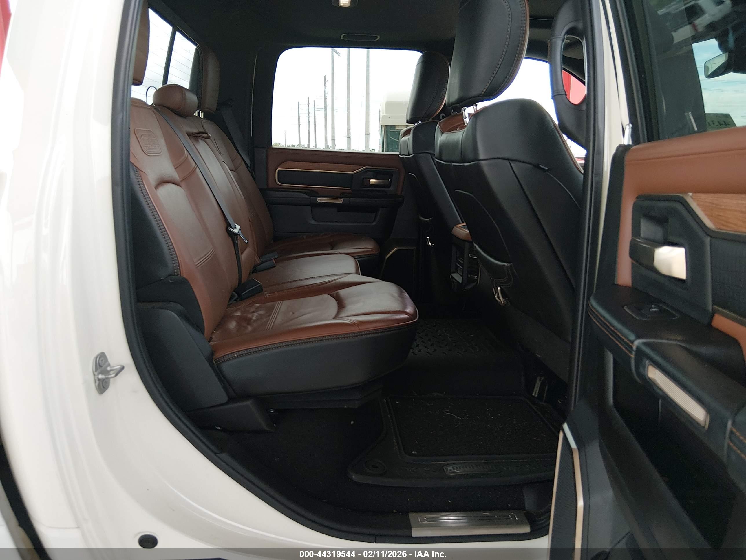 RAM 2500 image 8