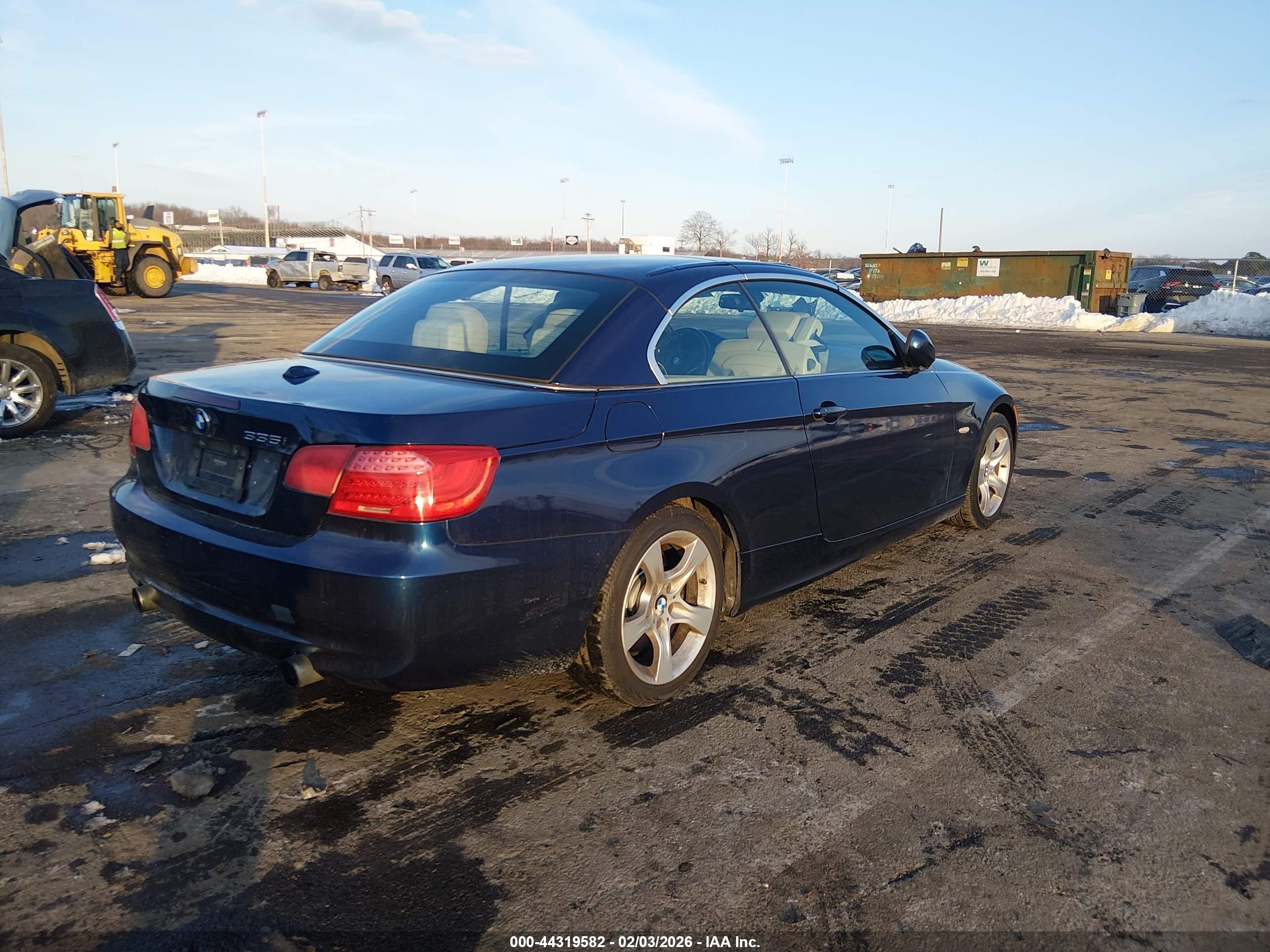 BMW 335I image 4