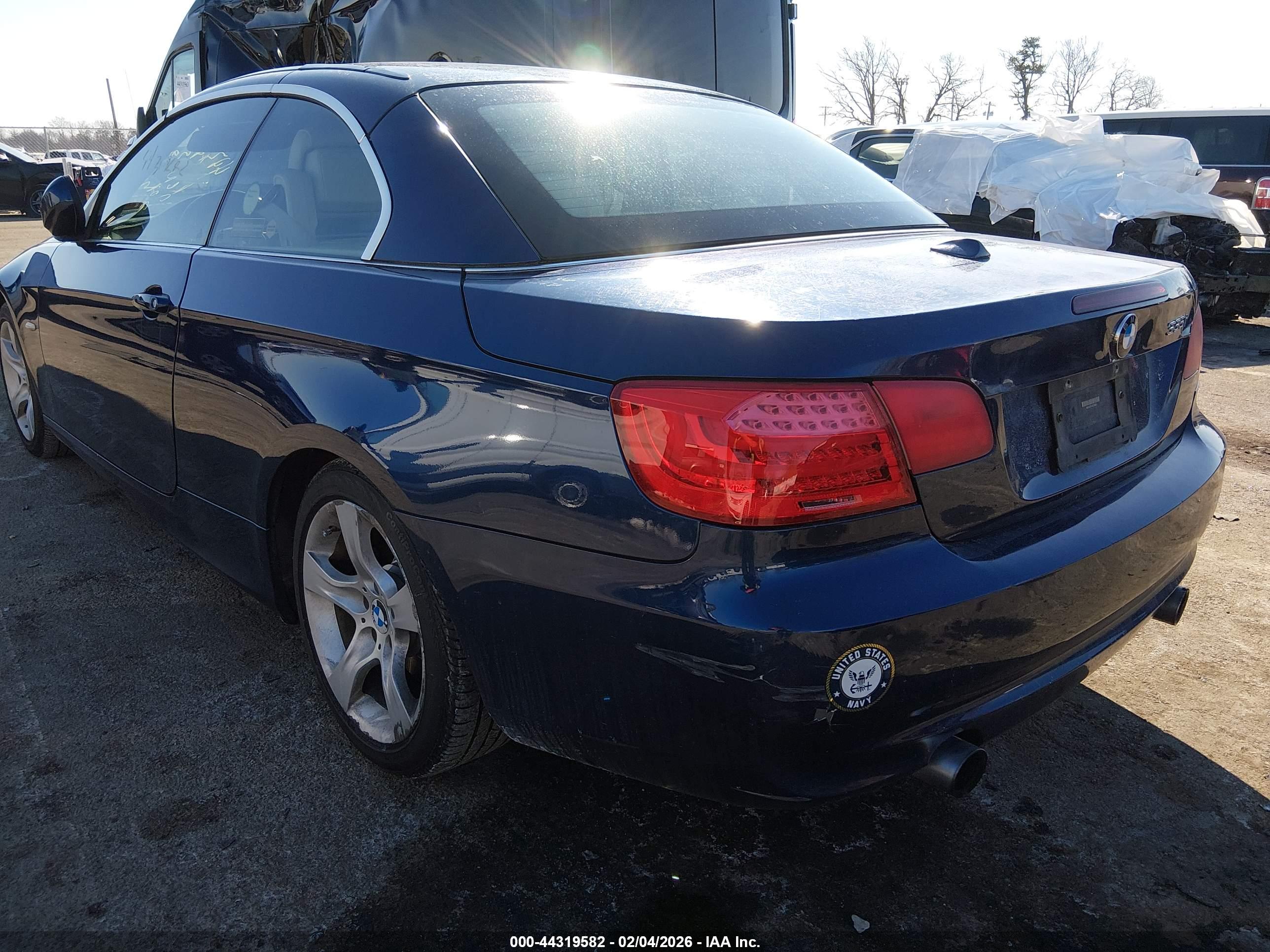 BMW 335I image 6