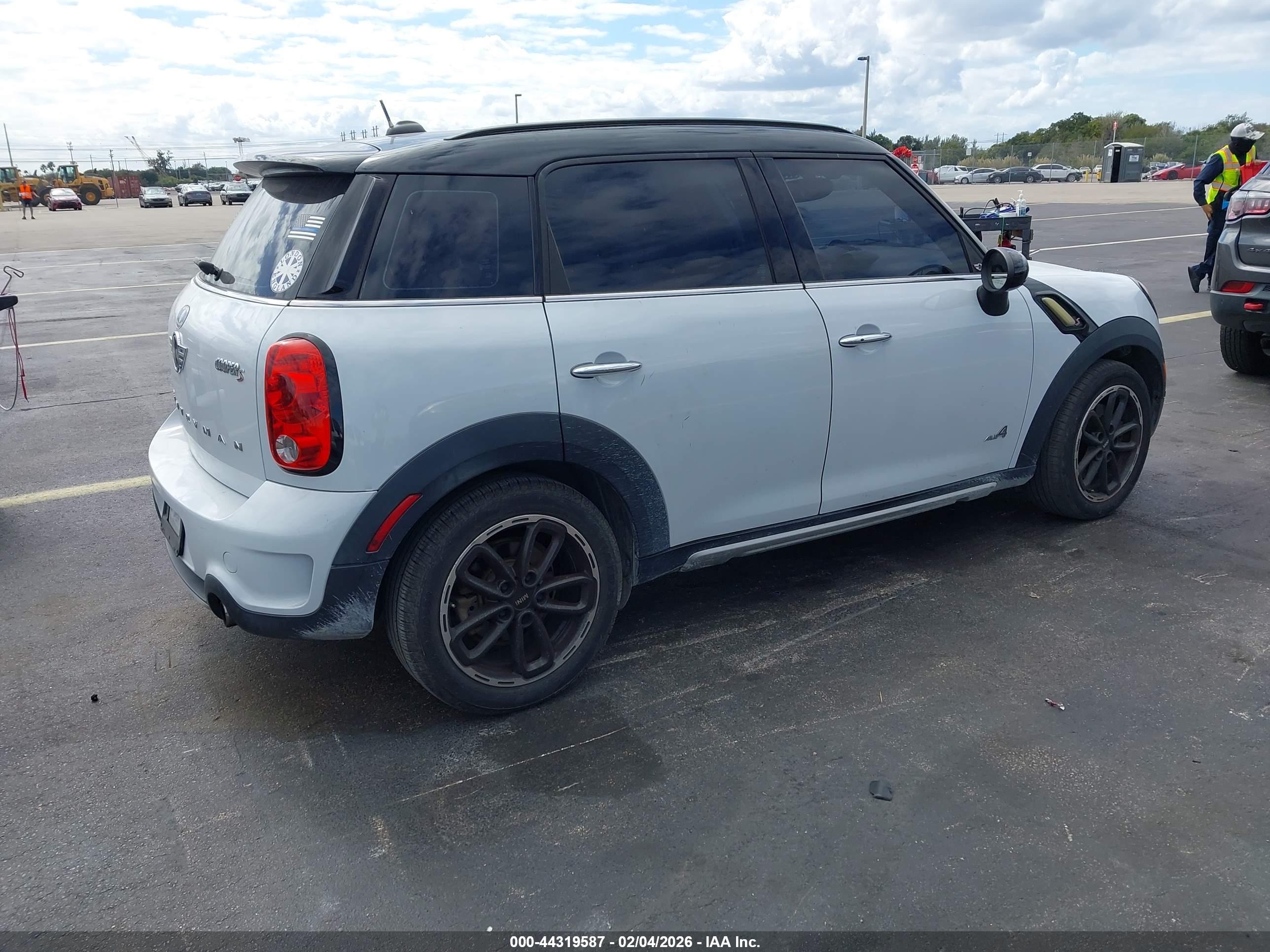 MINI COUNTRYMAN image 4