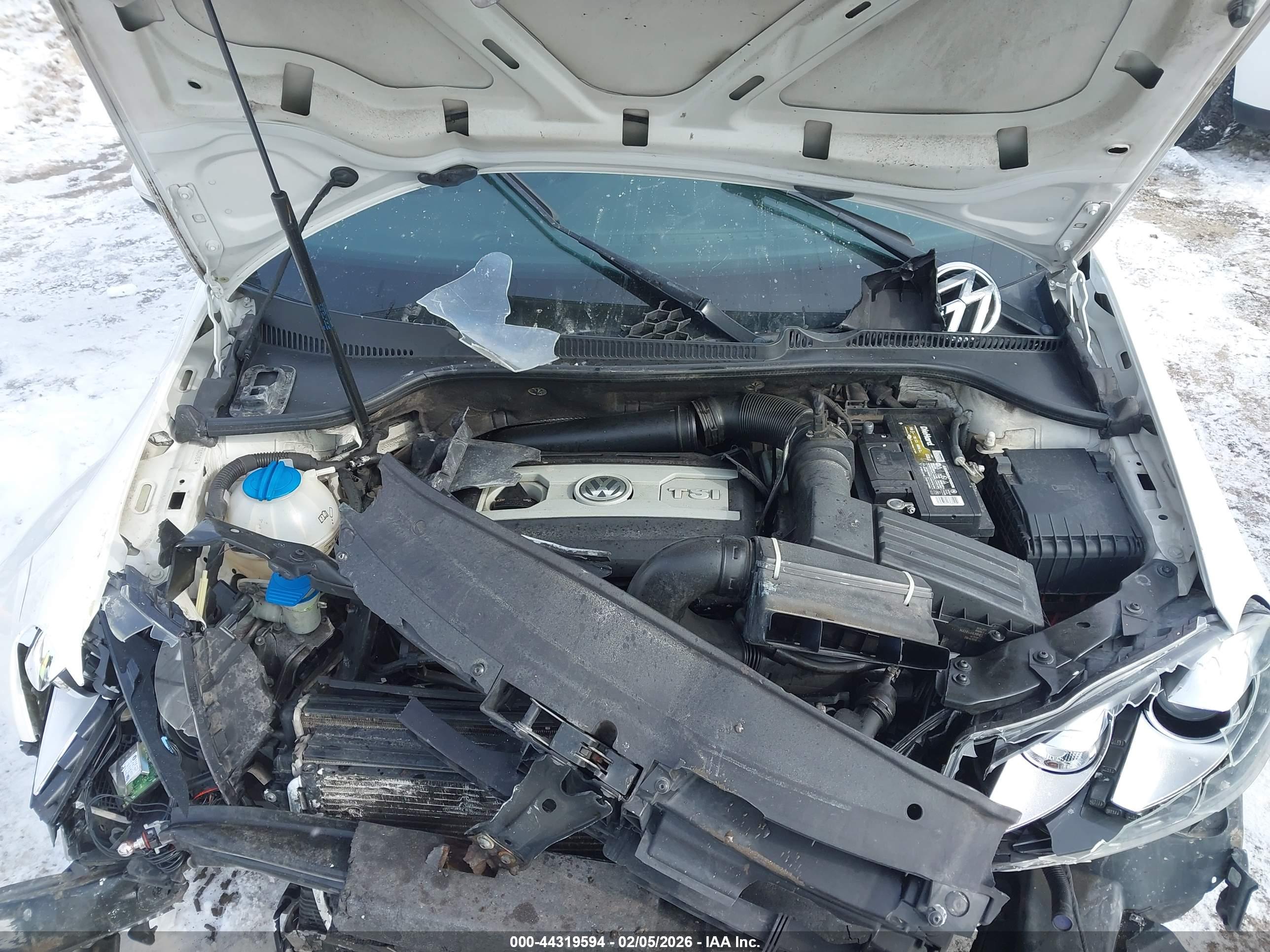 VOLKSWAGEN GTI image 10
