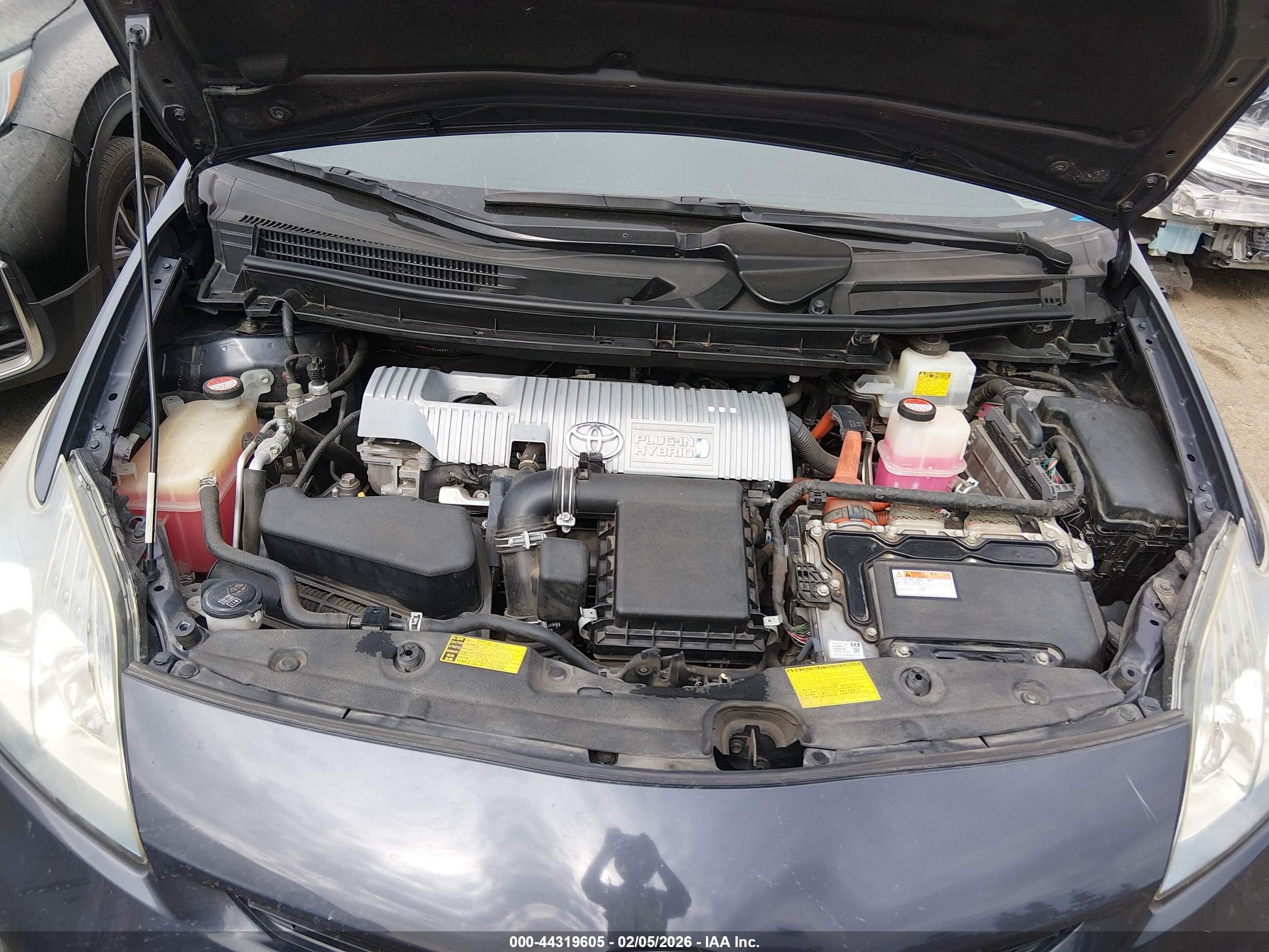 TOYOTA PRIUS image 10