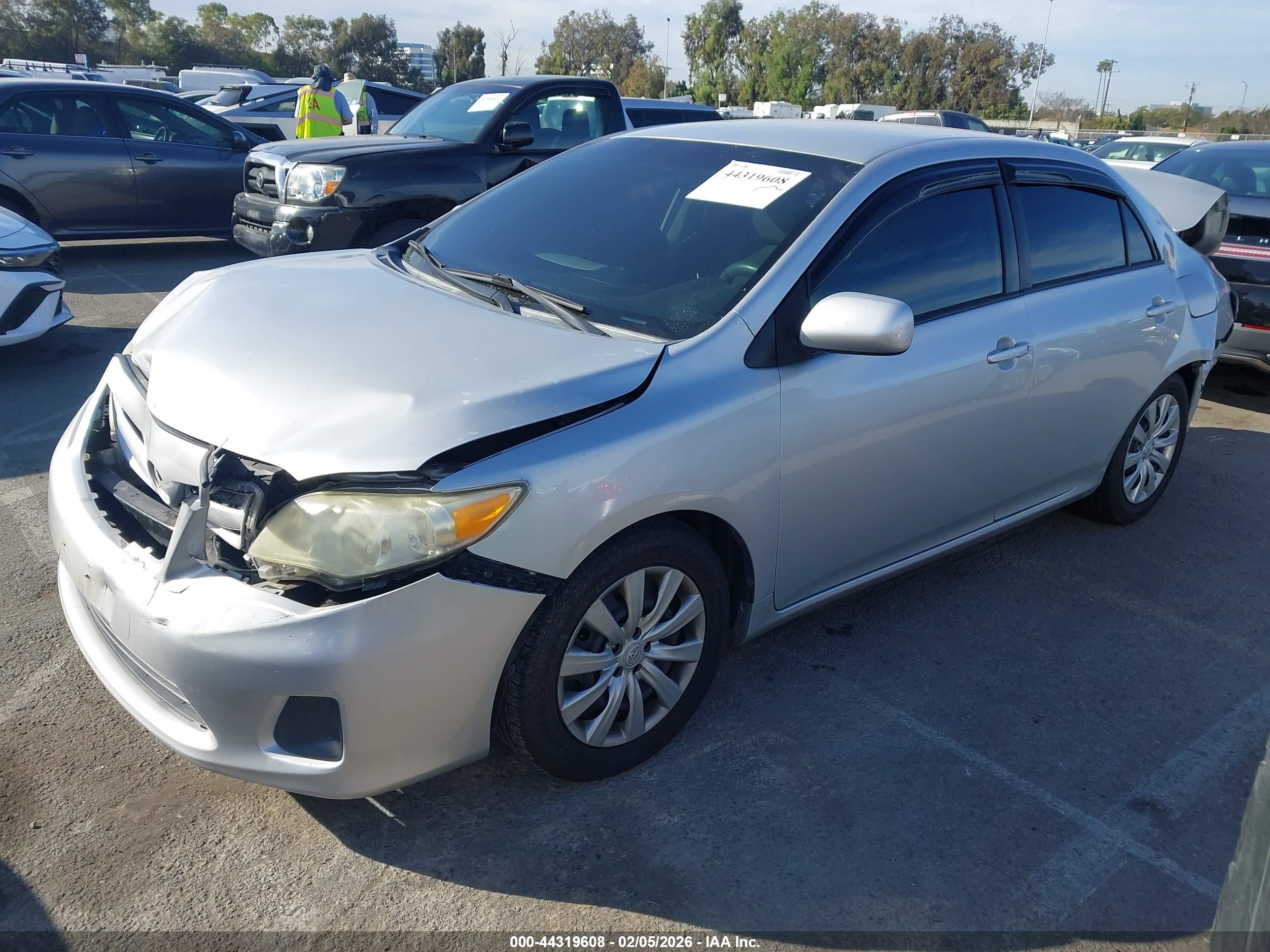 TOYOTA COROLLA image 2