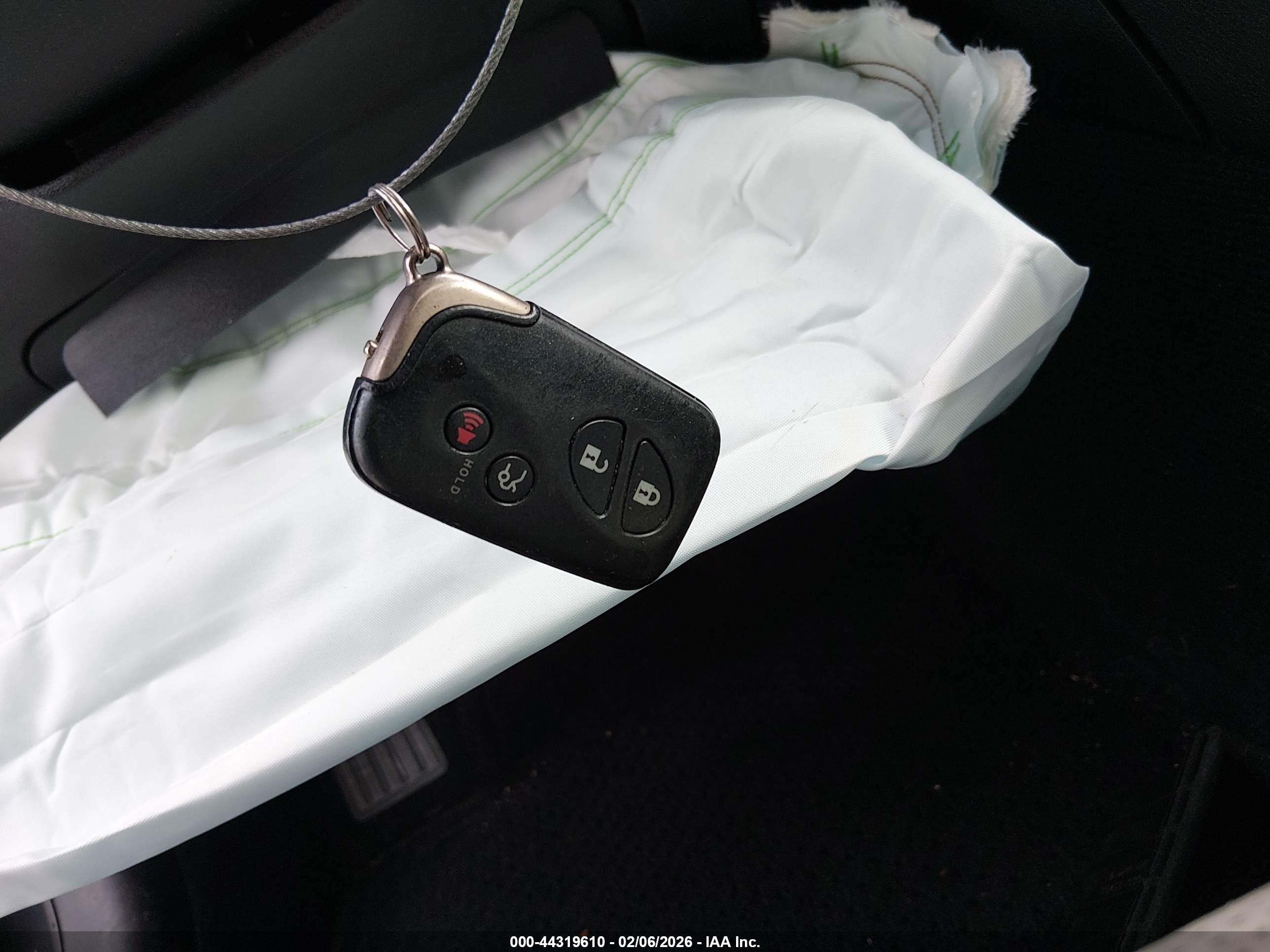 LEXUS ES image 11