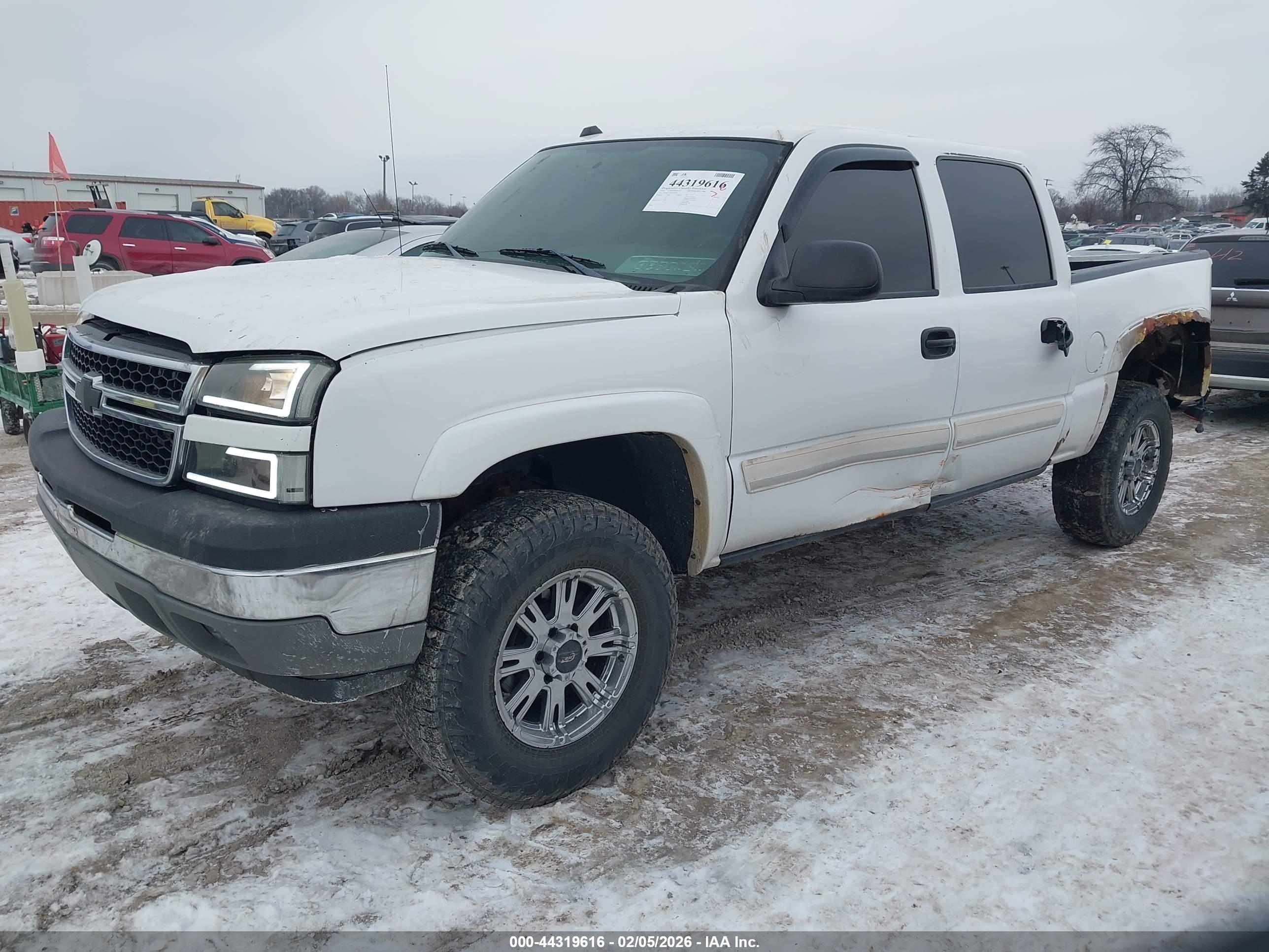 CHEVROLET SILVERADO image 2