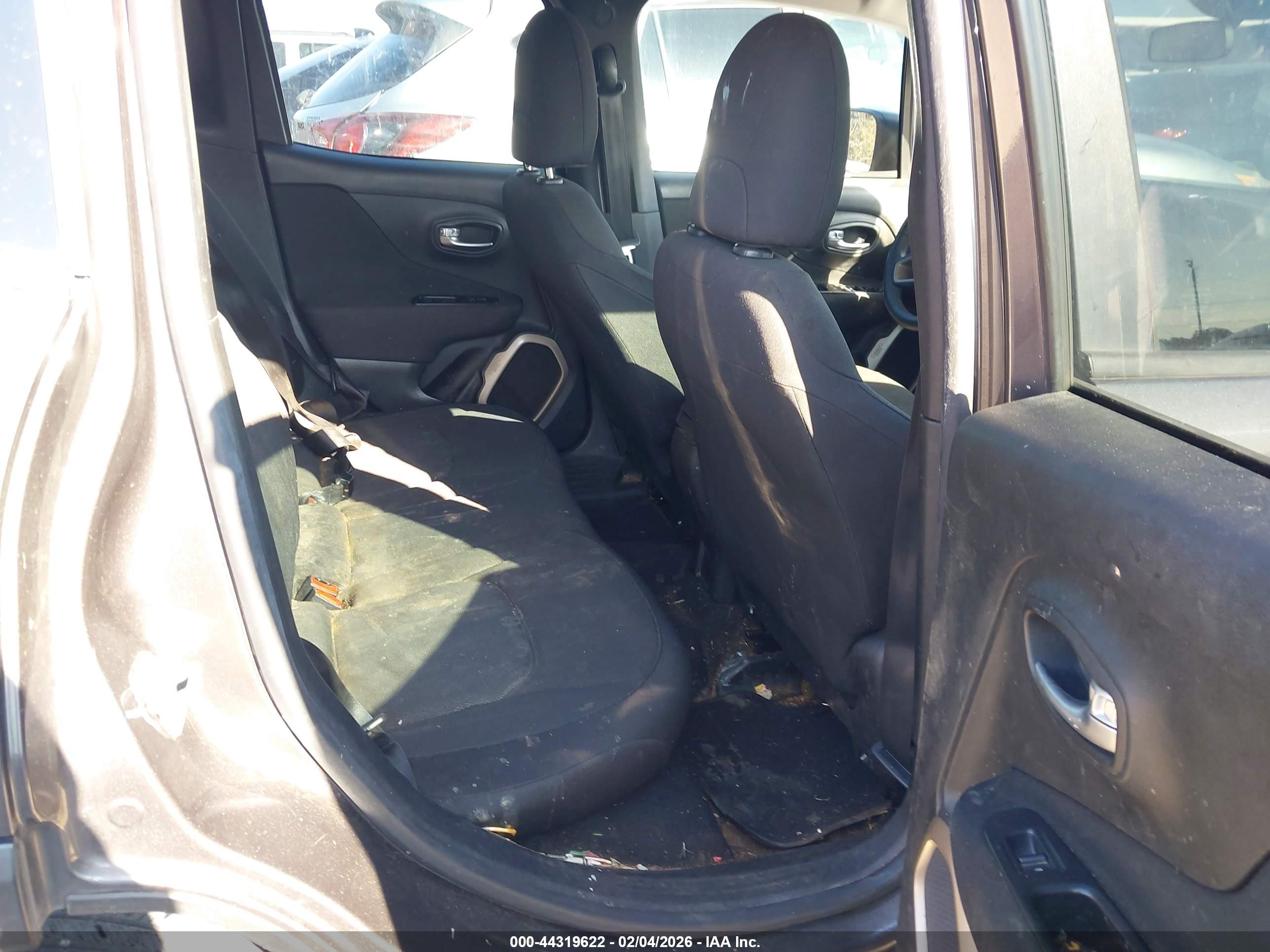 JEEP RENEGADE image 8