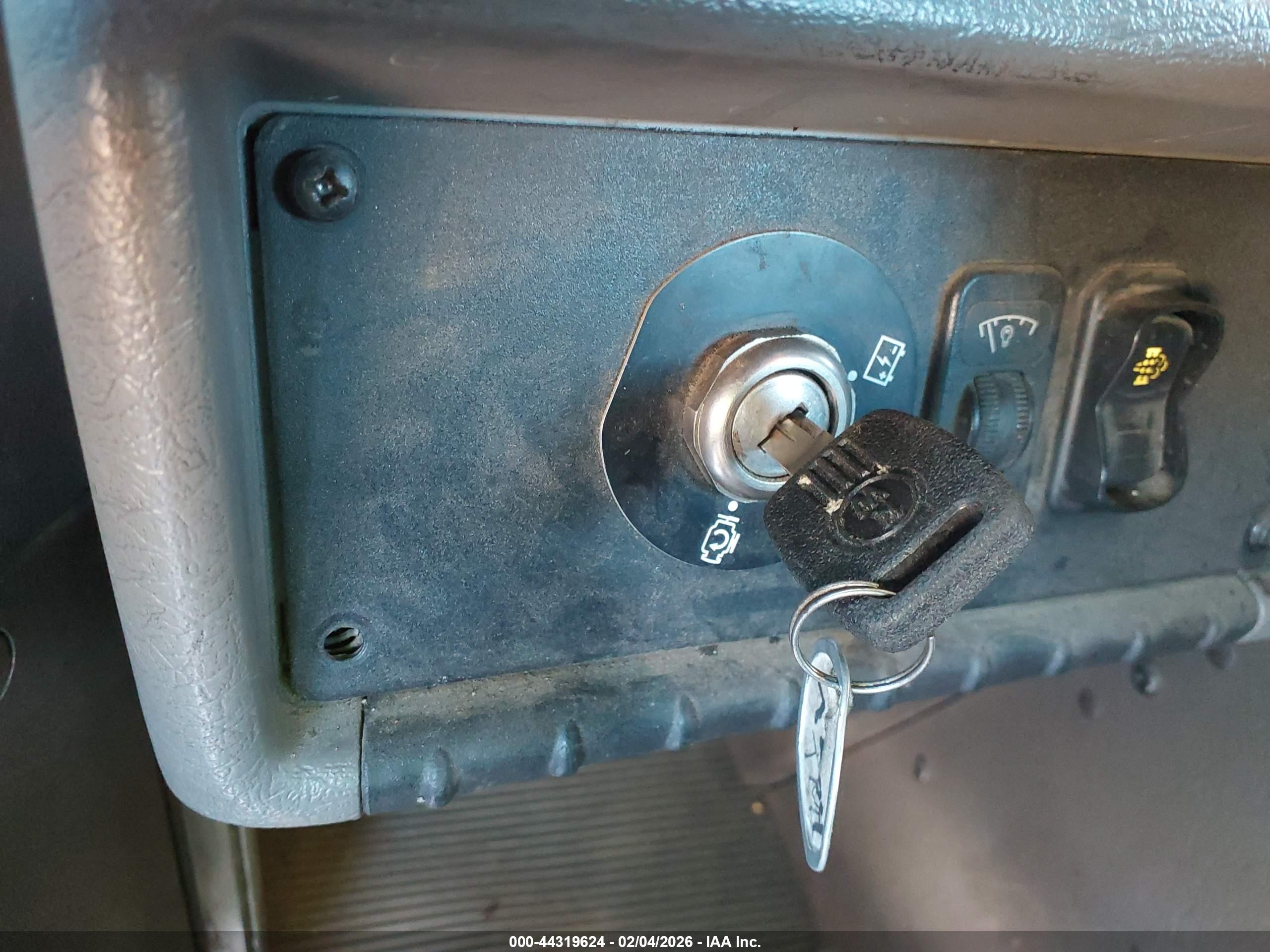 KENWORTH CONSTRUCTION image 11