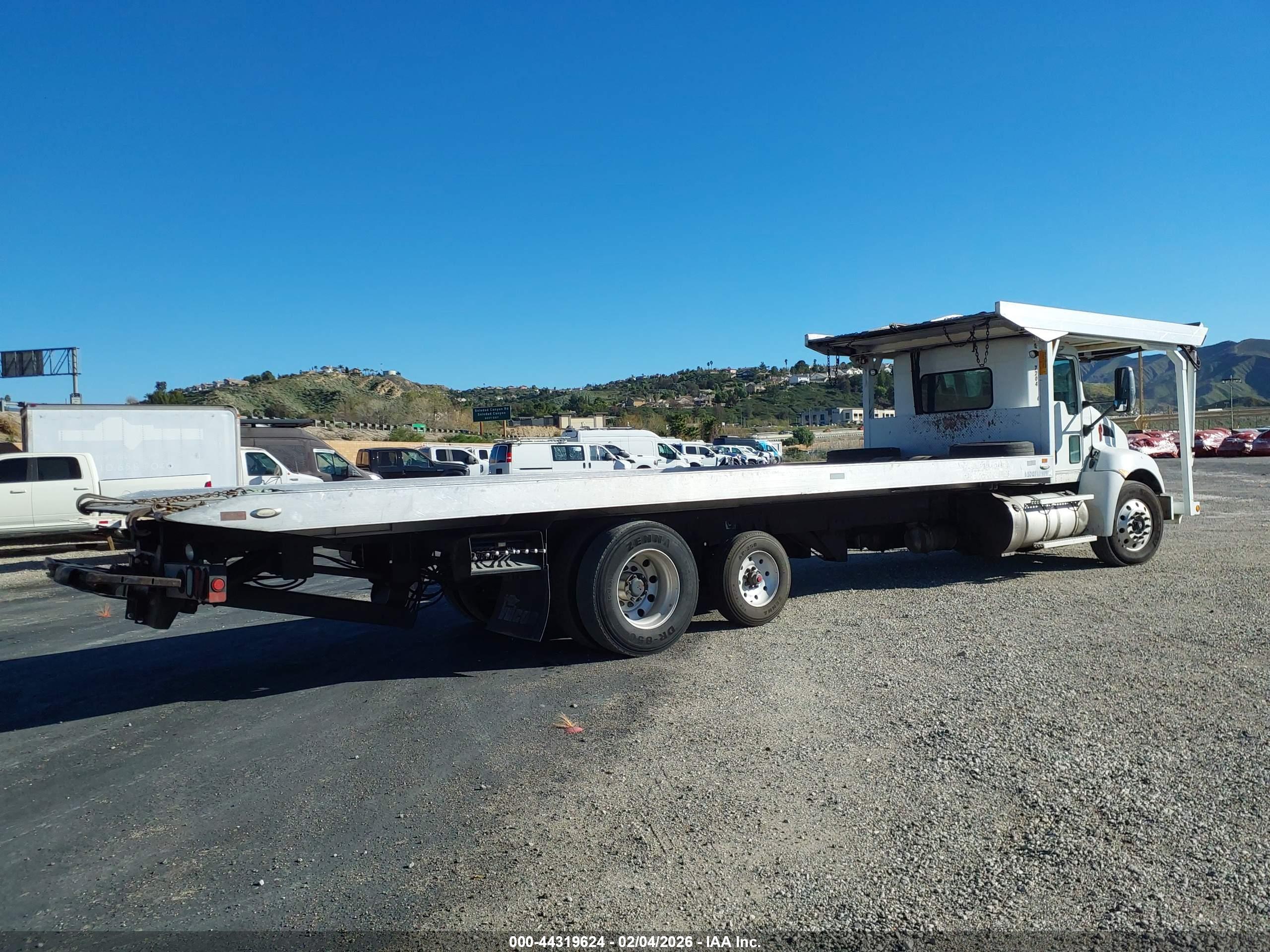 KENWORTH CONSTRUCTION image 4