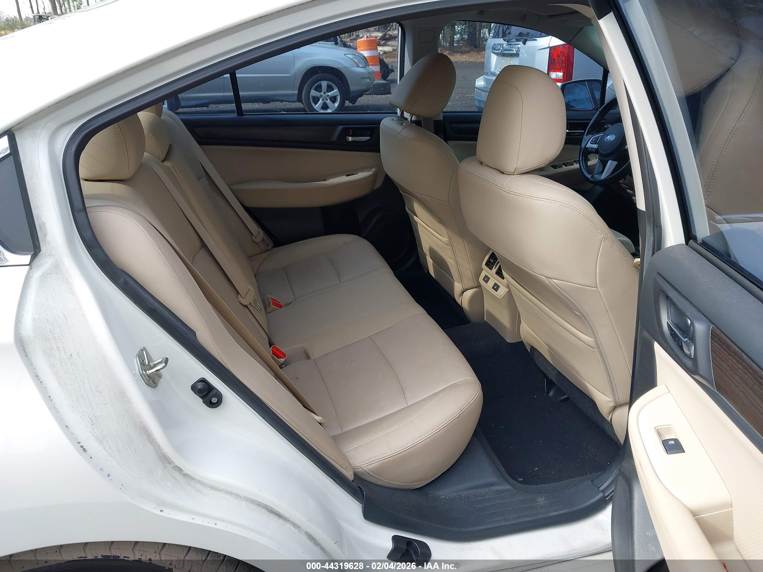 SUBARU LEGACY image 8