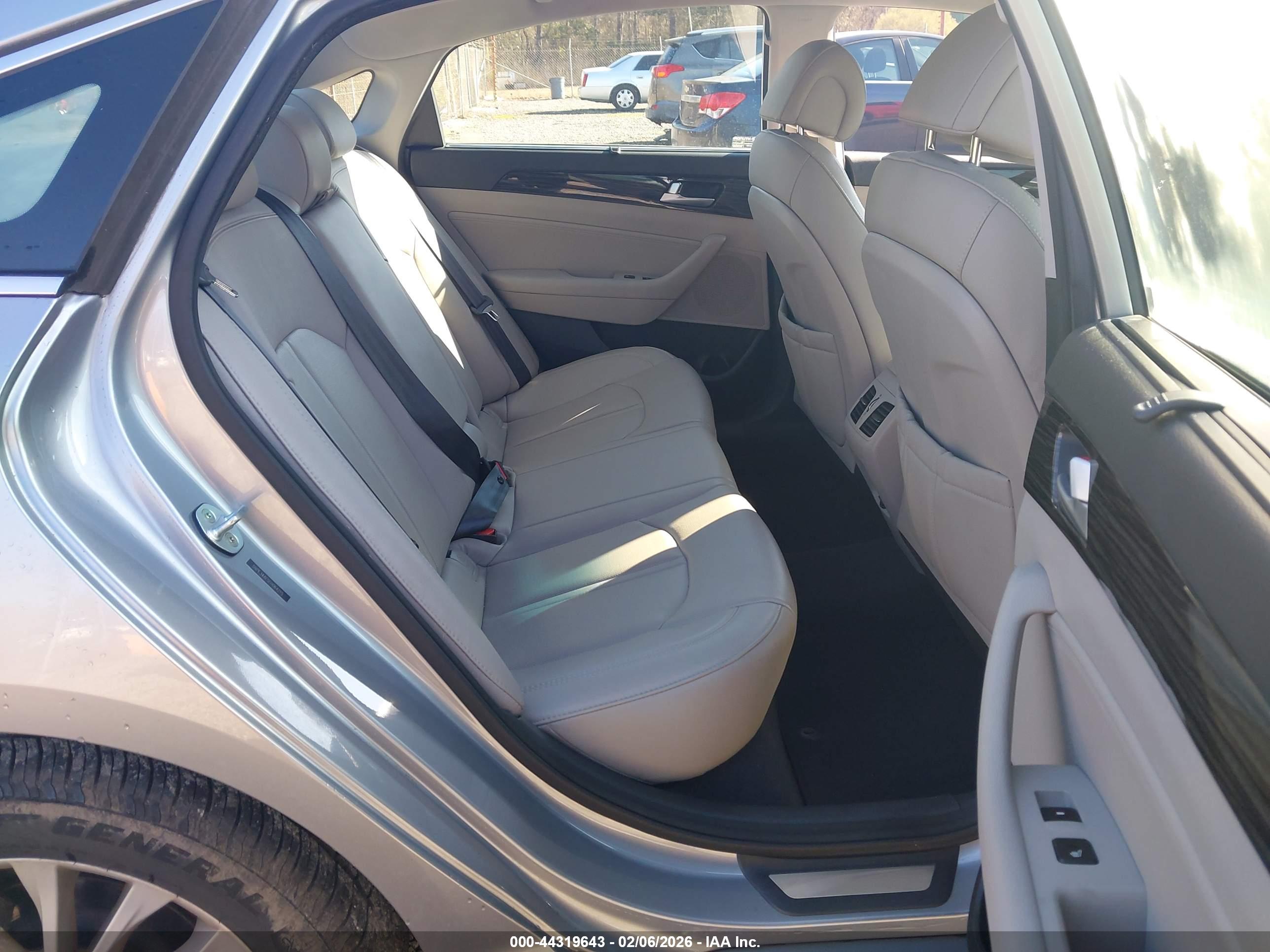 HYUNDAI SONATA image 8