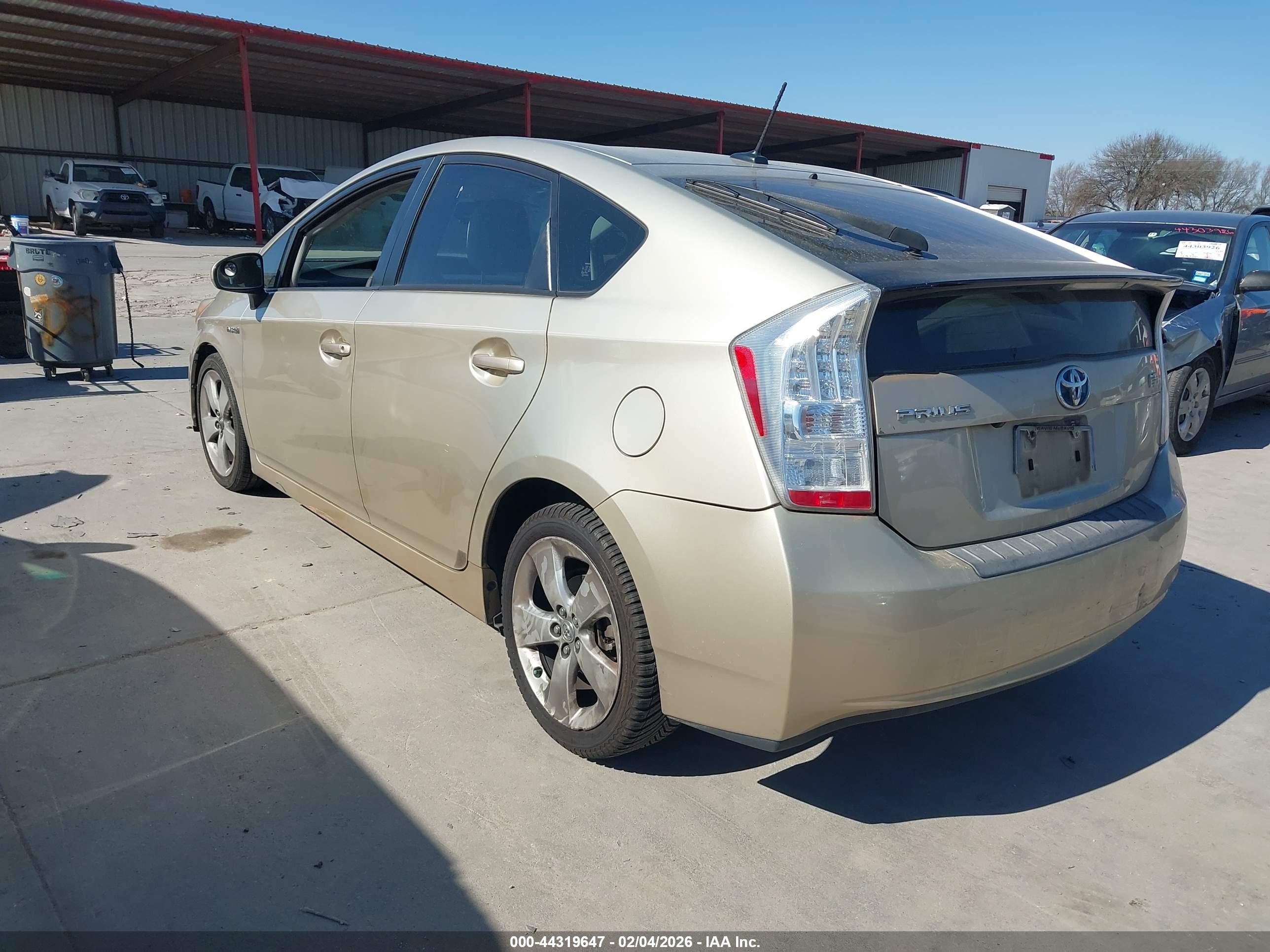 TOYOTA PRIUS image 3