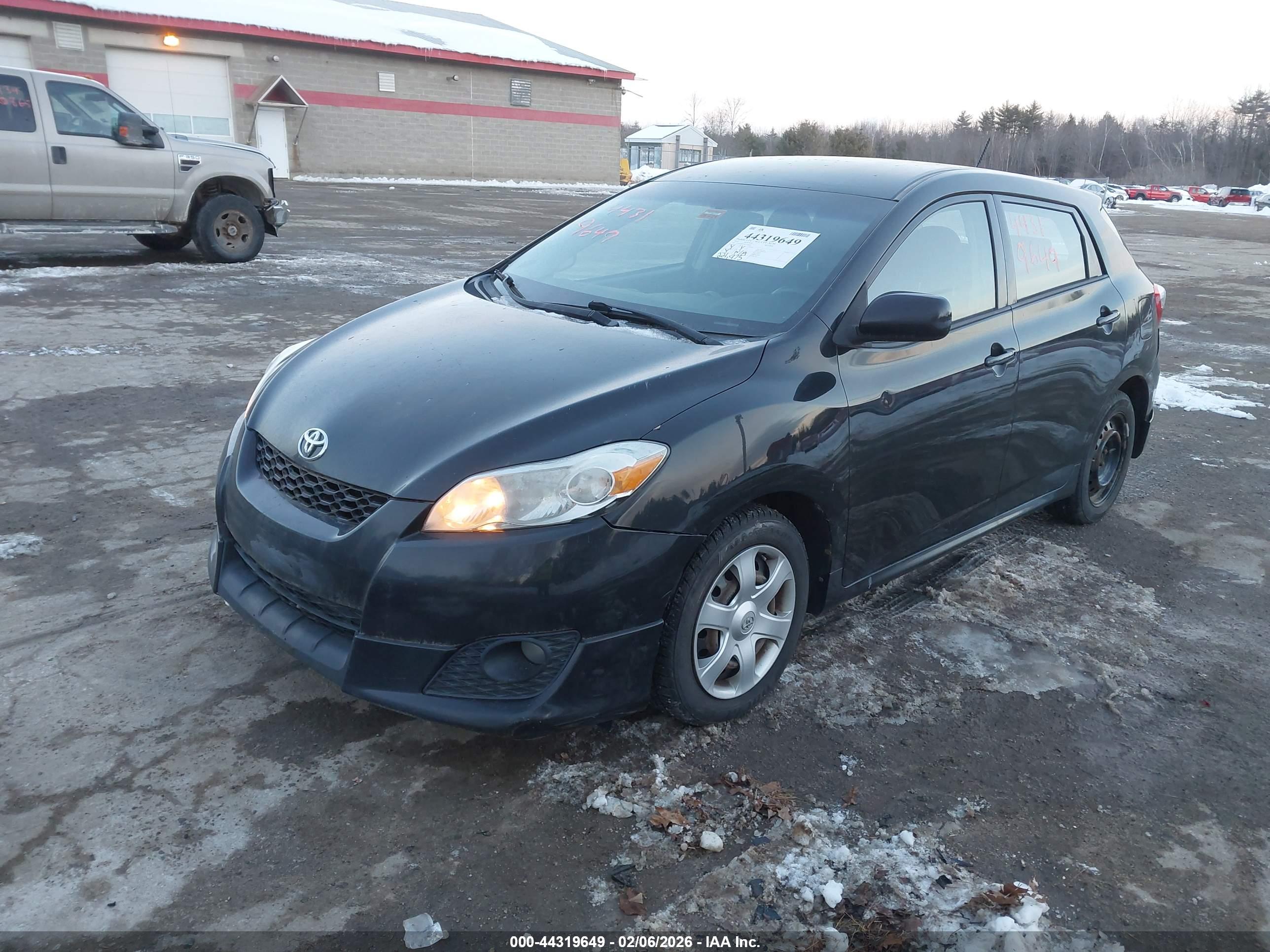TOYOTA MATRIX image 2