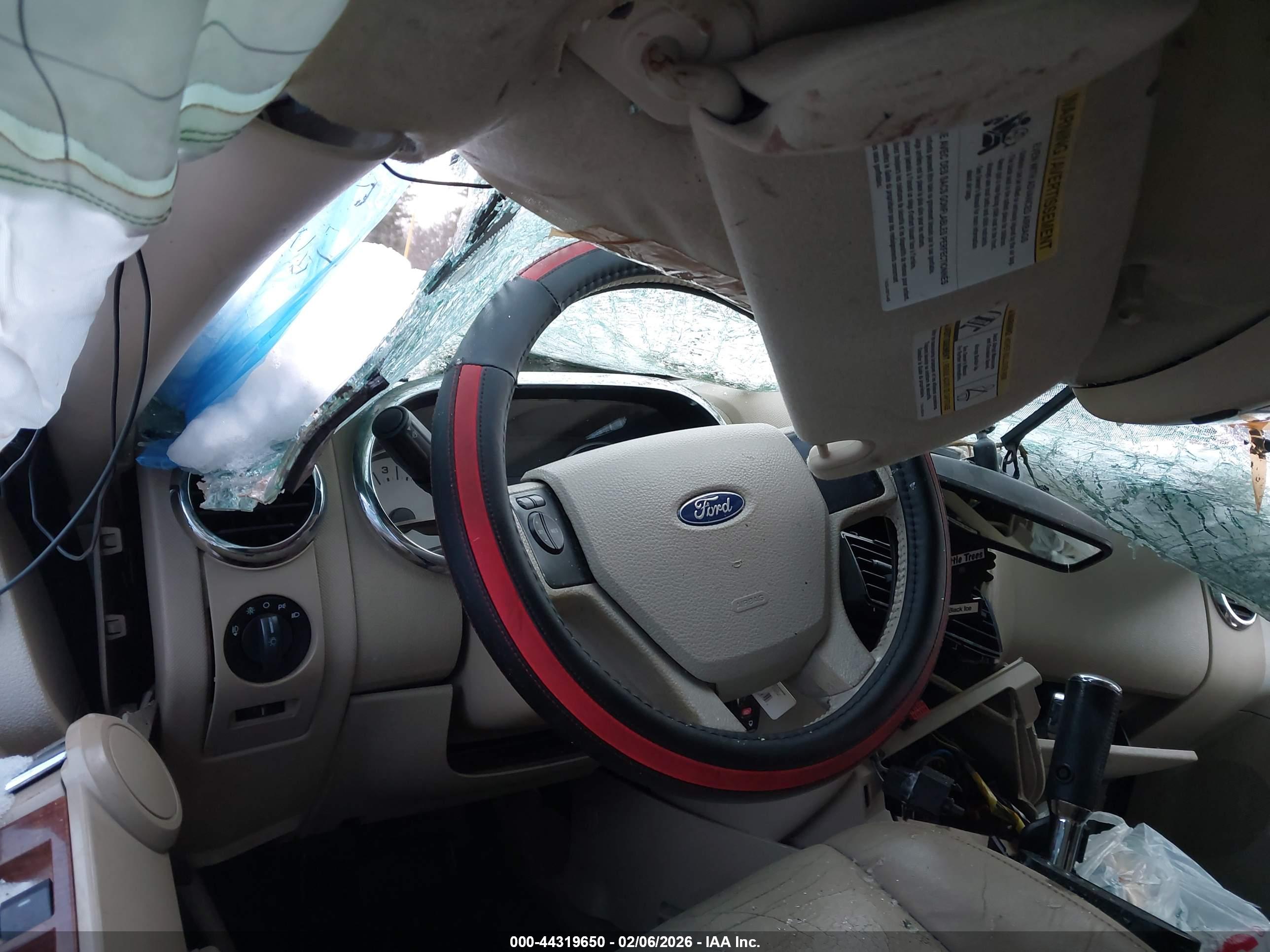 FORD EXPLORER image 7