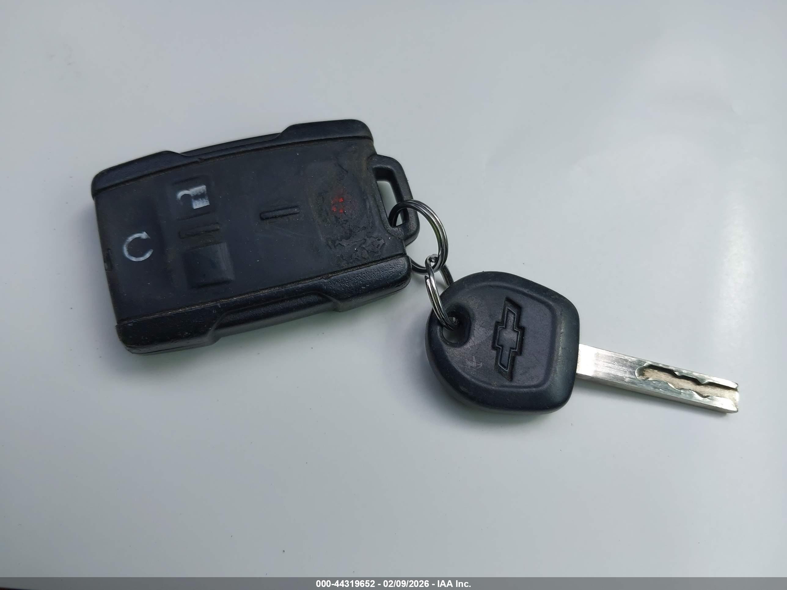 CHEVROLET COLORADO image 11