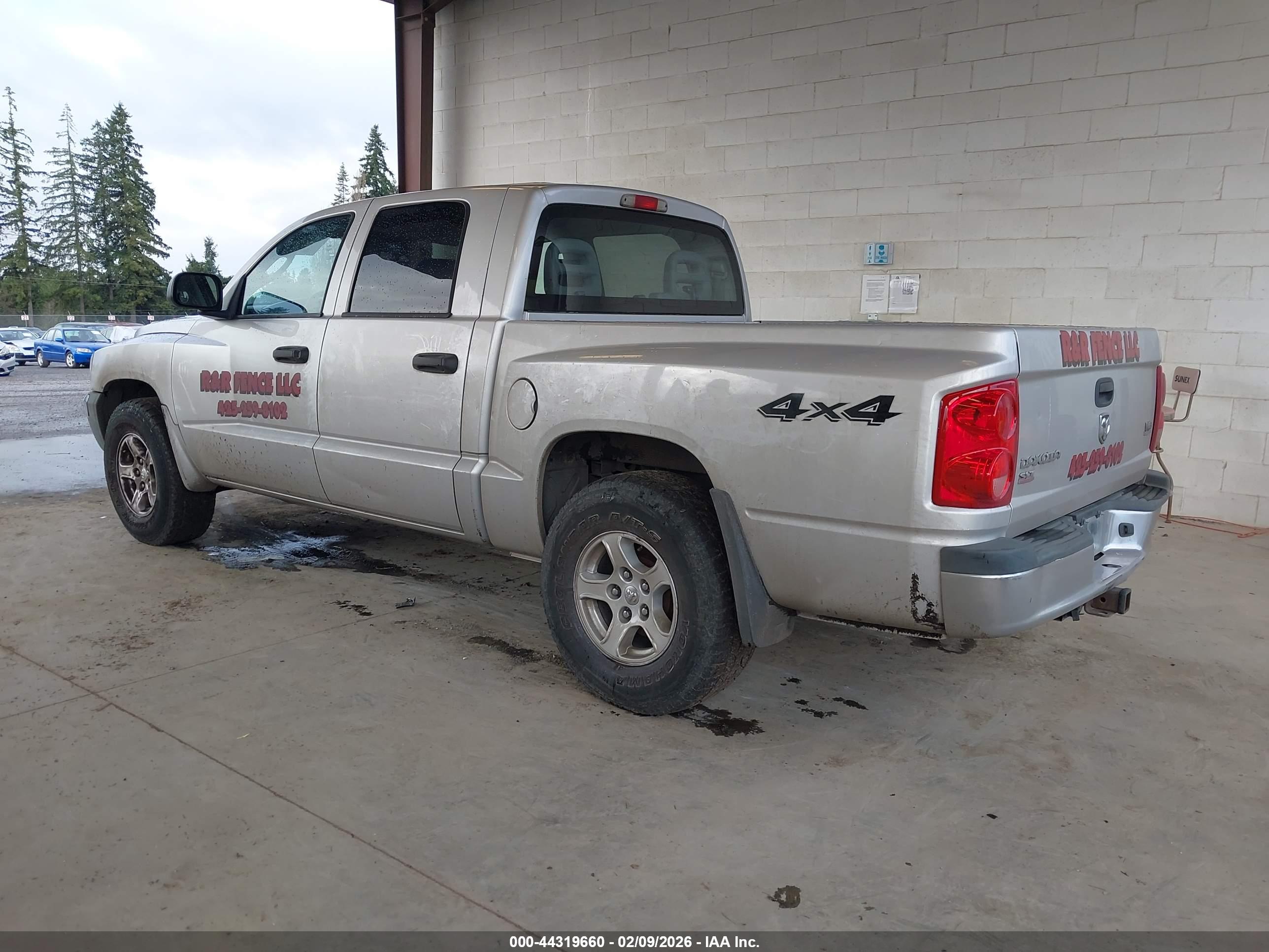 DODGE DAKOTA image 3