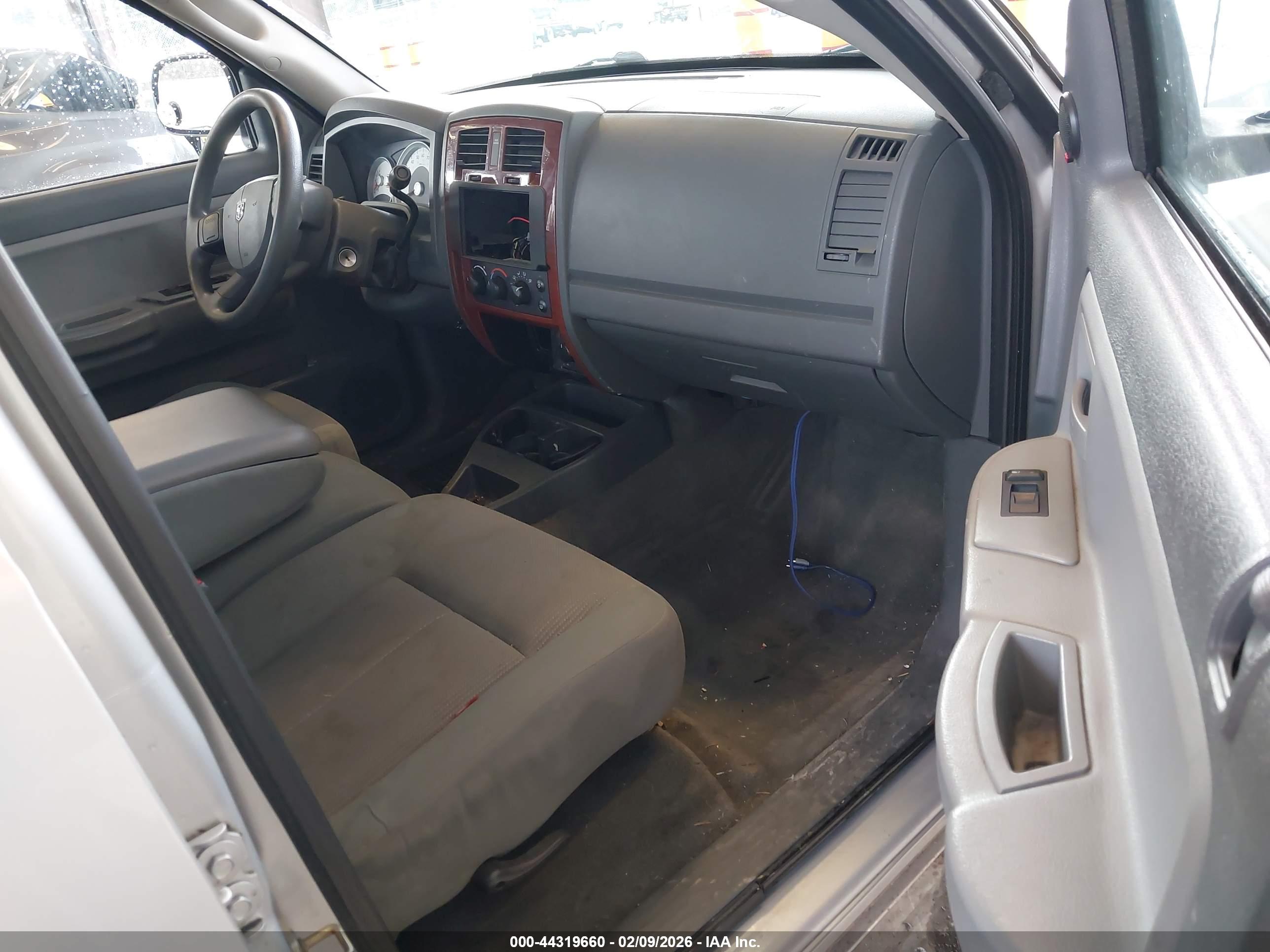 DODGE DAKOTA image 5
