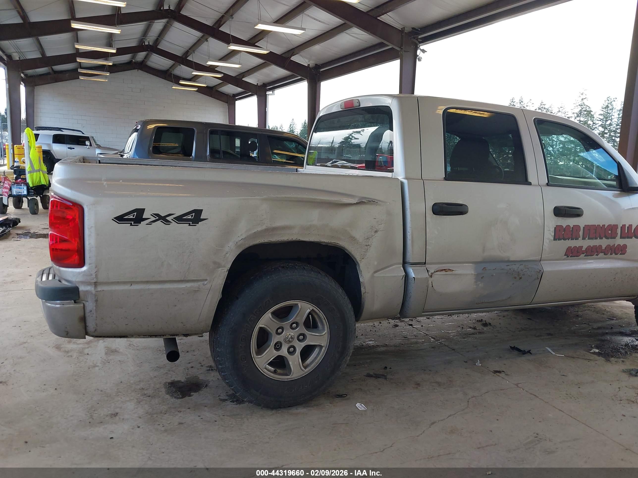 DODGE DAKOTA image 6