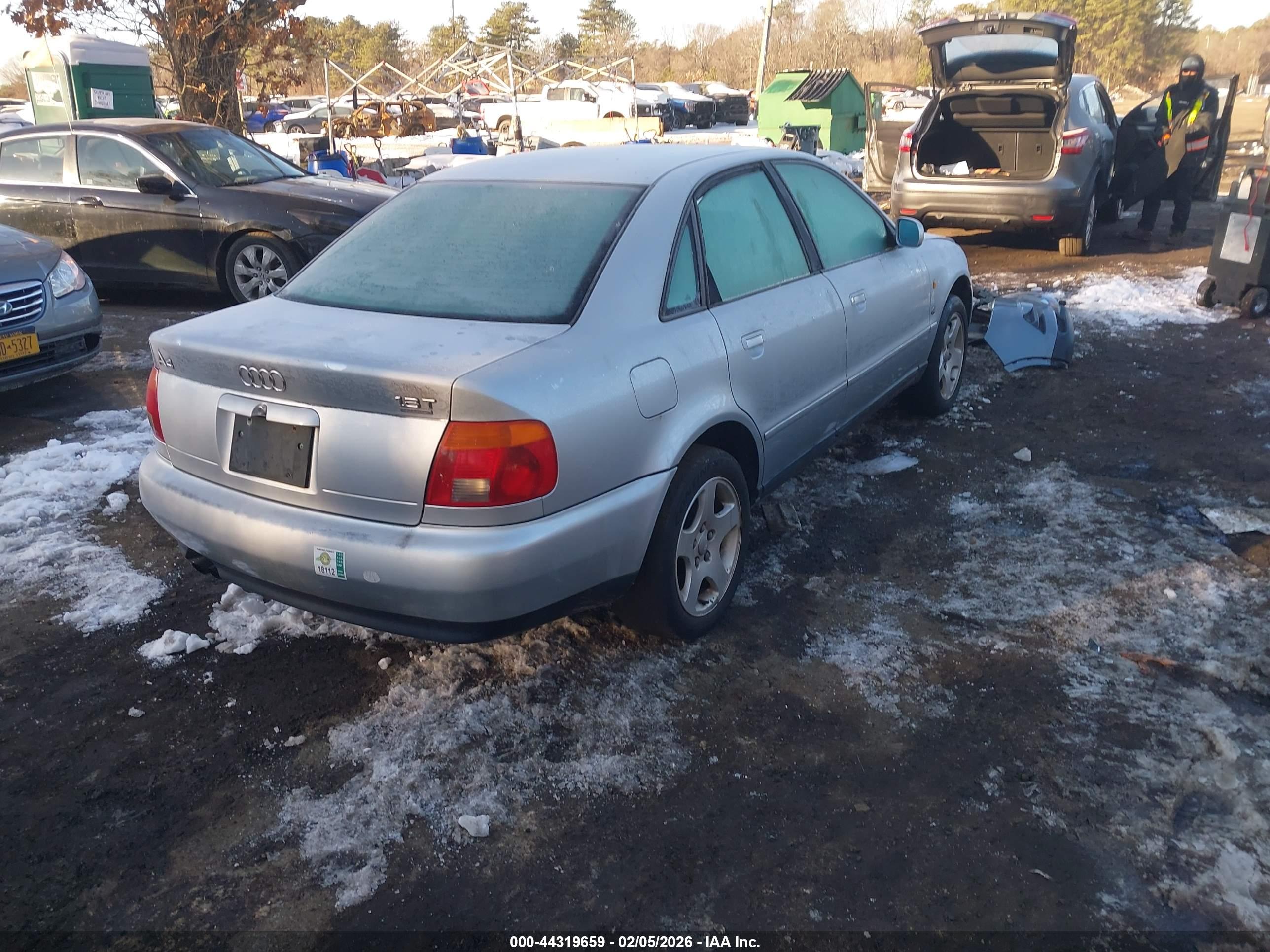 AUDI A4 image 4