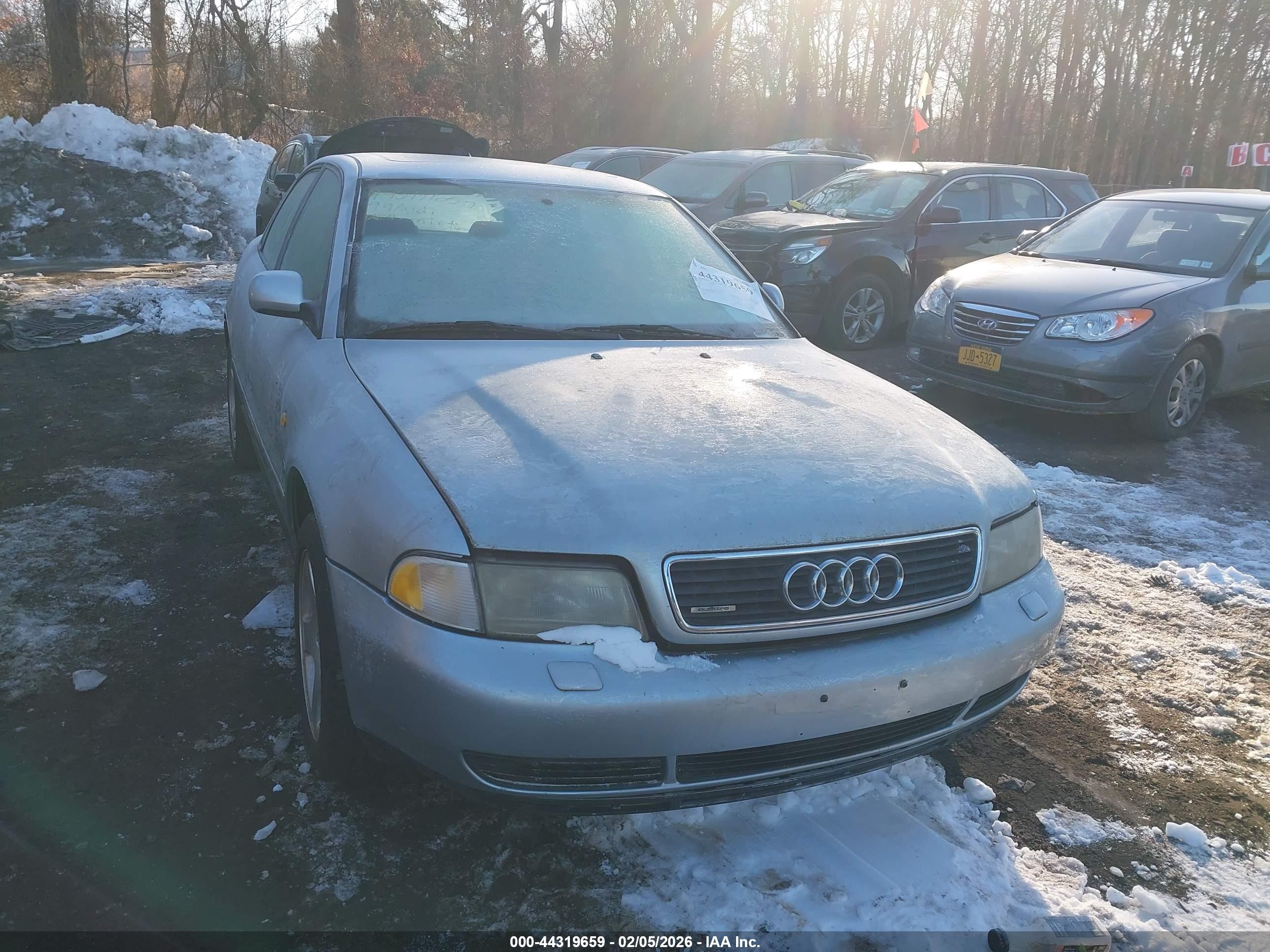 AUDI A4 image 6