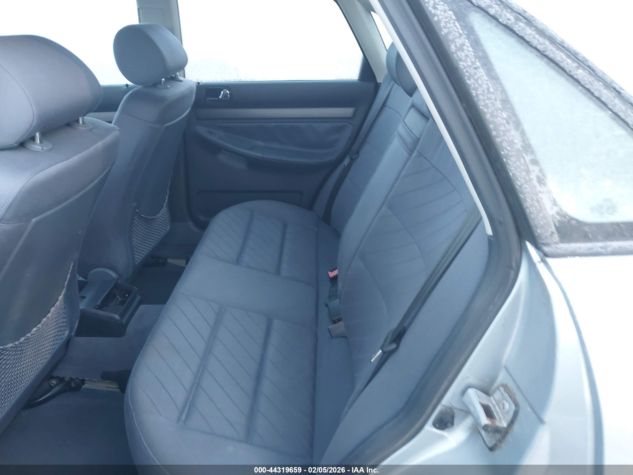 AUDI A4 image 8