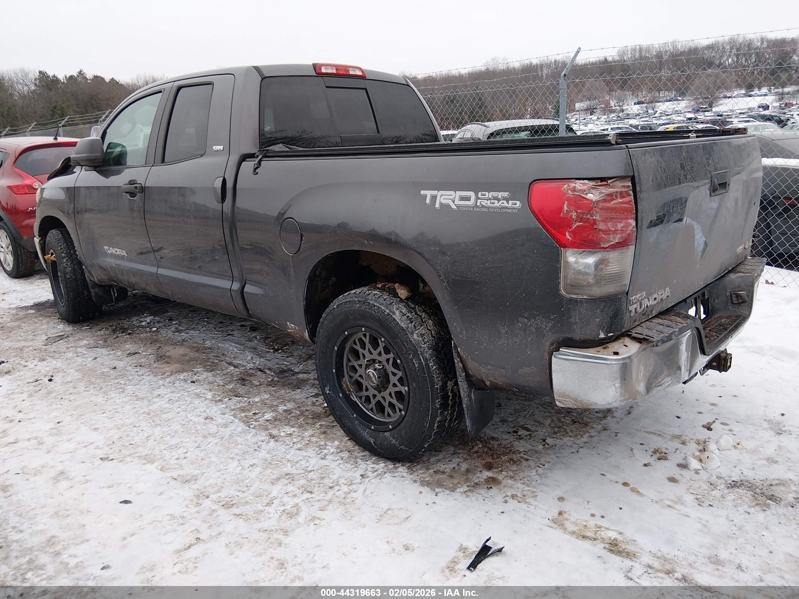 TOYOTA TUNDRA image 3