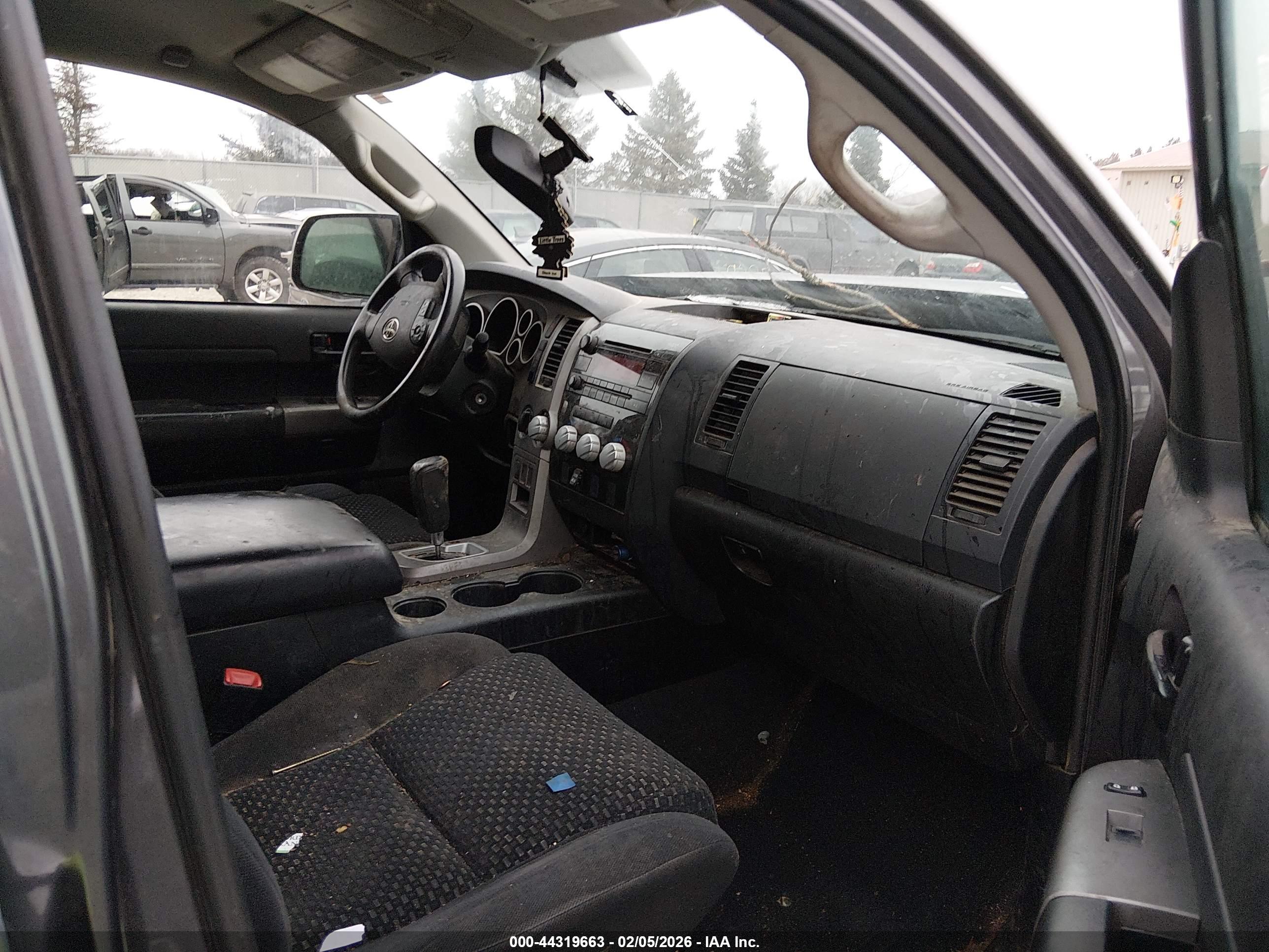 TOYOTA TUNDRA image 5