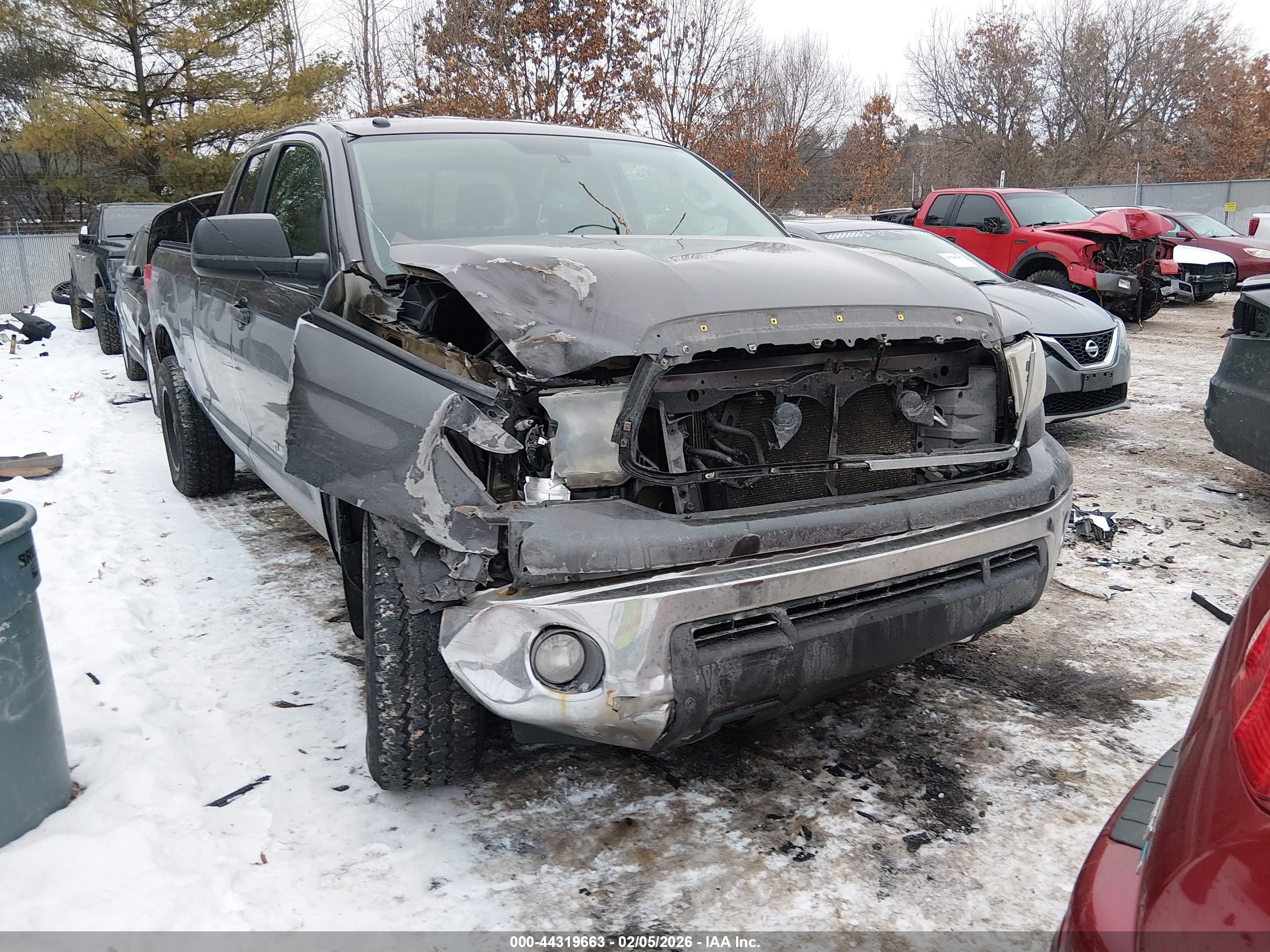 TOYOTA TUNDRA image 6