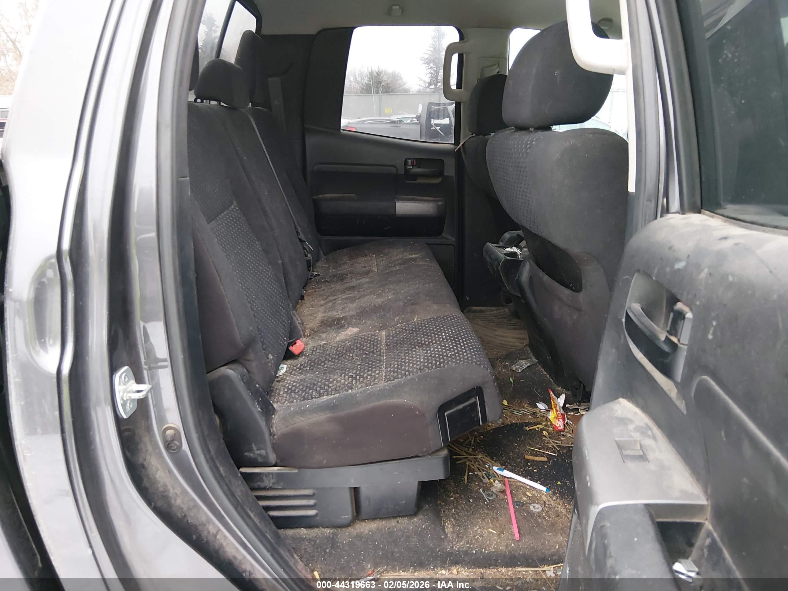 TOYOTA TUNDRA image 8