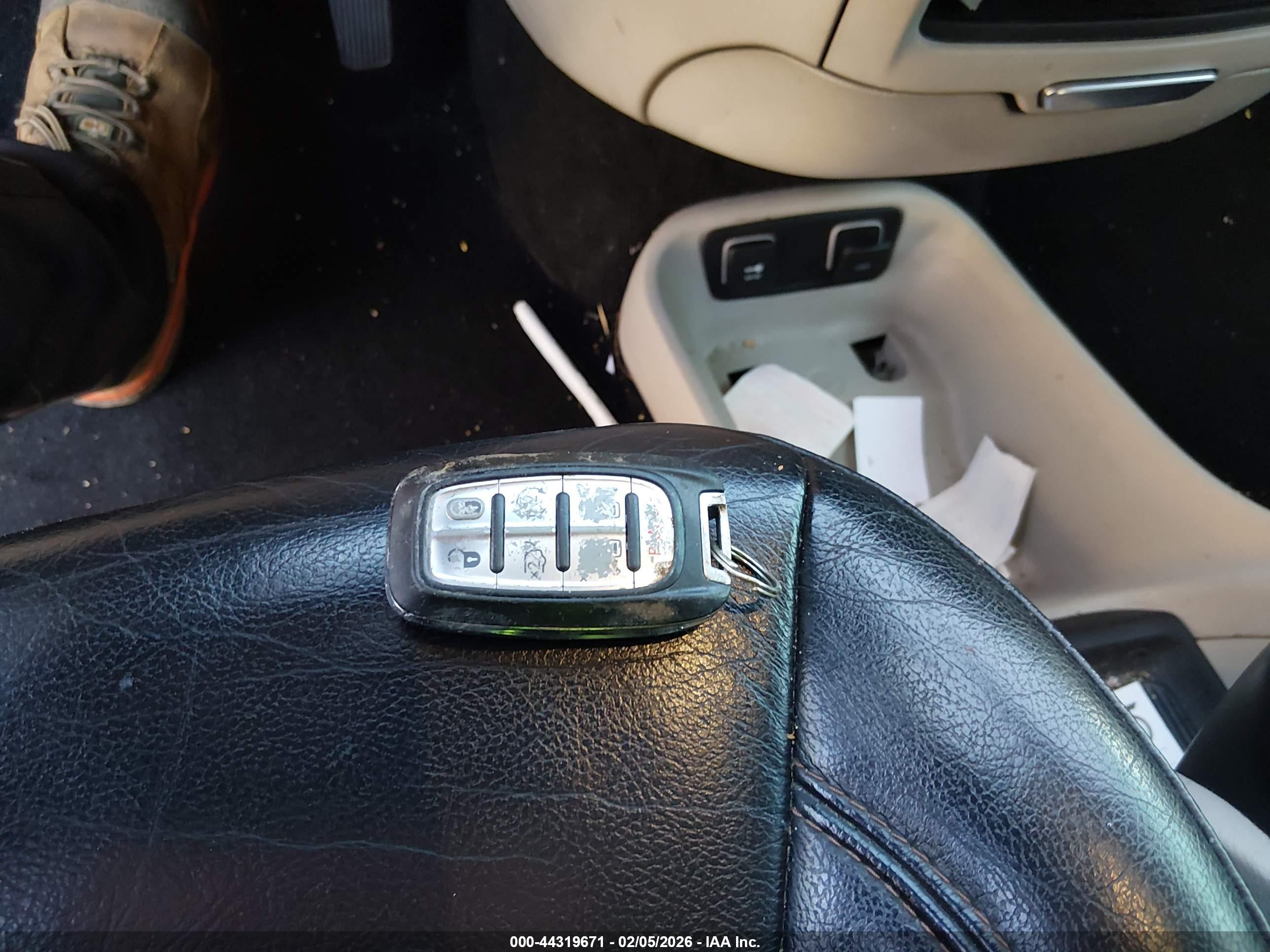 CHRYSLER PACIFICA image 11