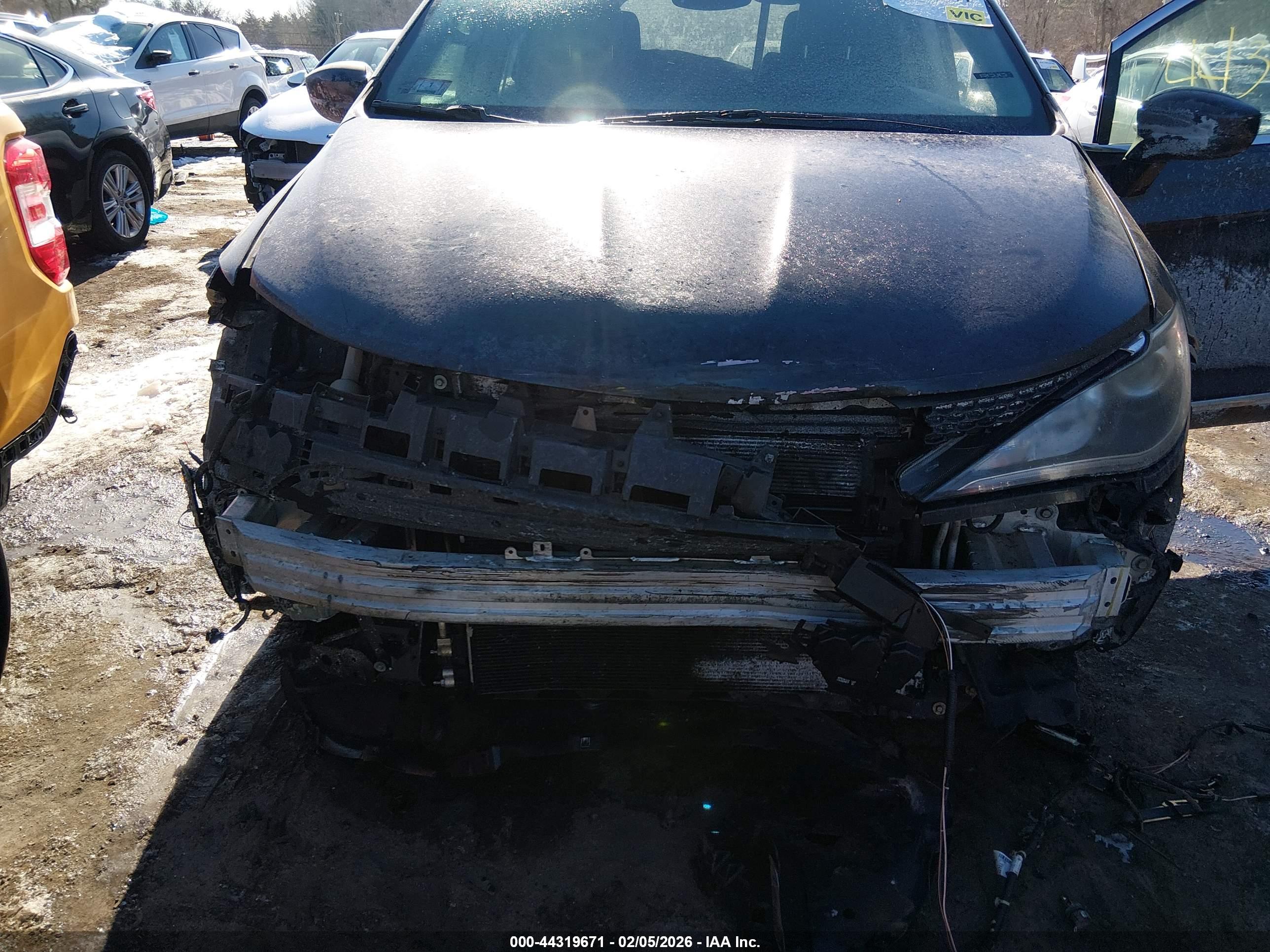 CHRYSLER PACIFICA image 6