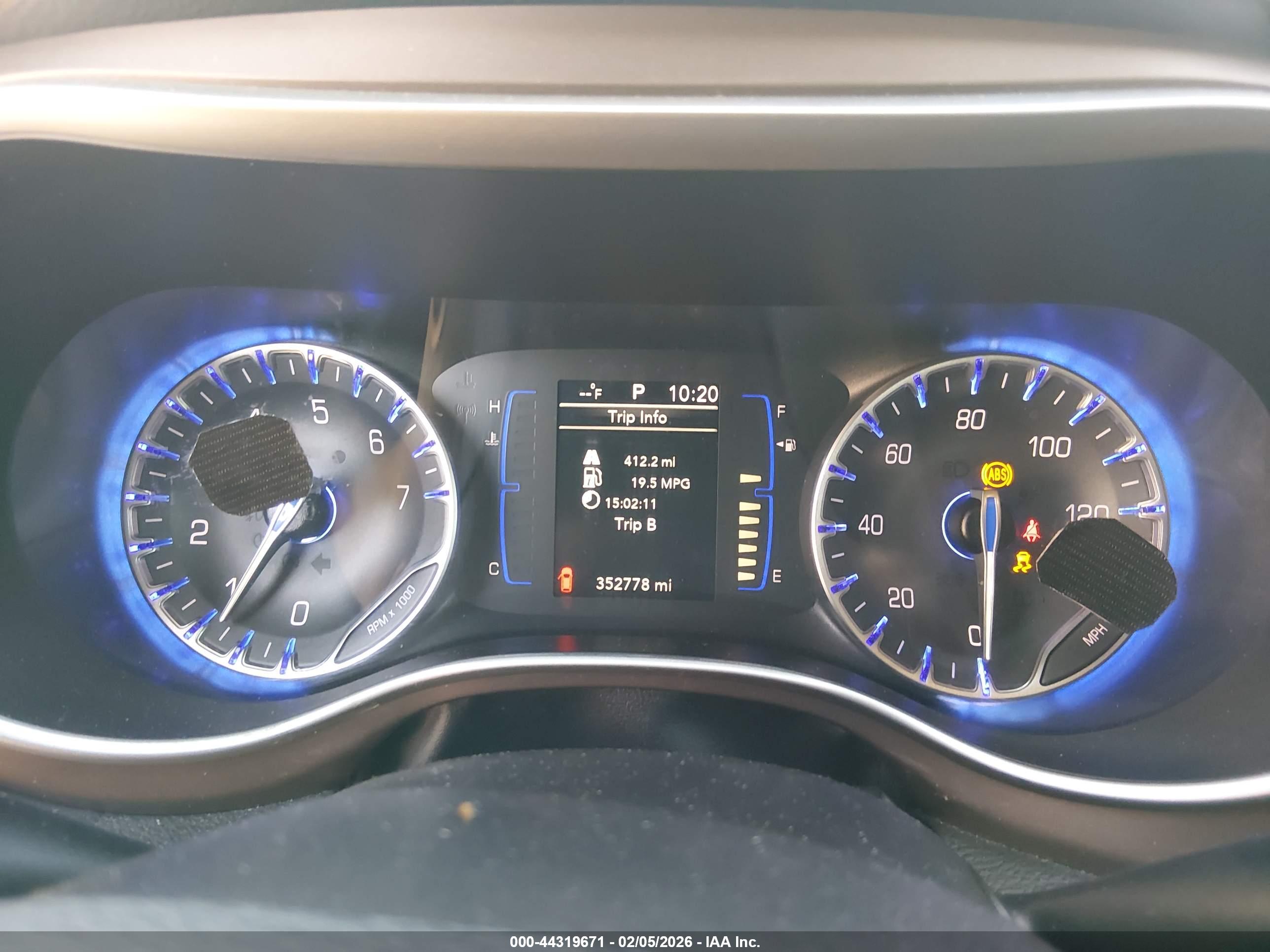 CHRYSLER PACIFICA image 7