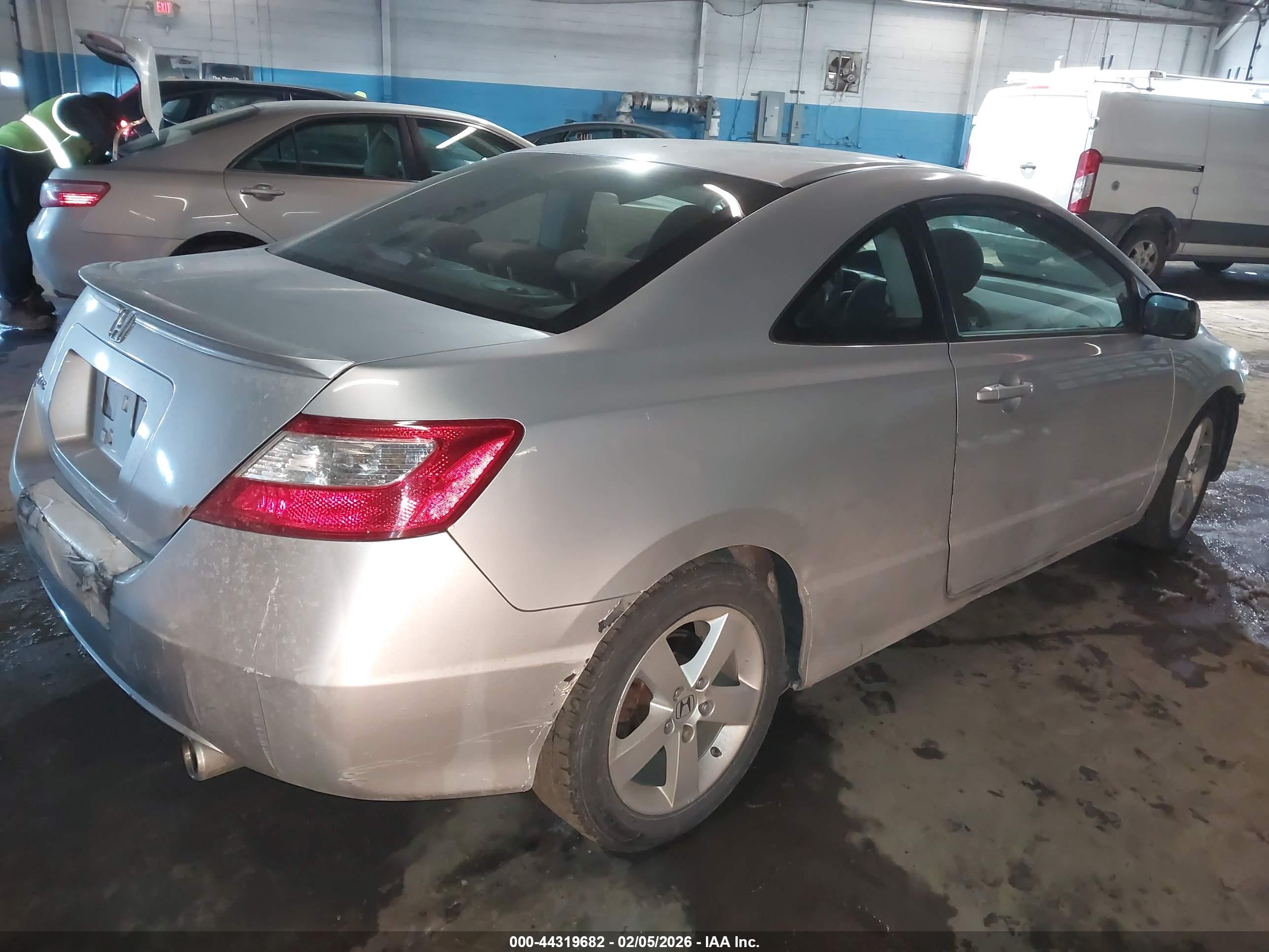 HONDA CIVIC image 4