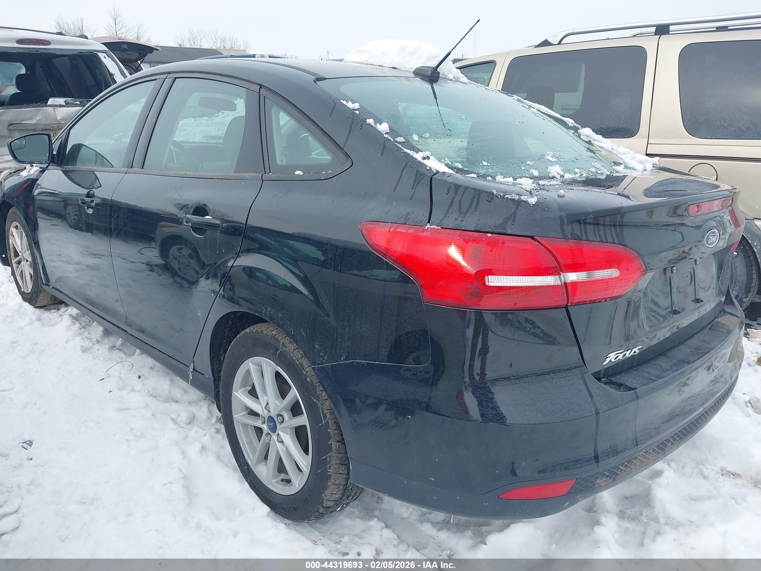 FORD FOCUS image 3