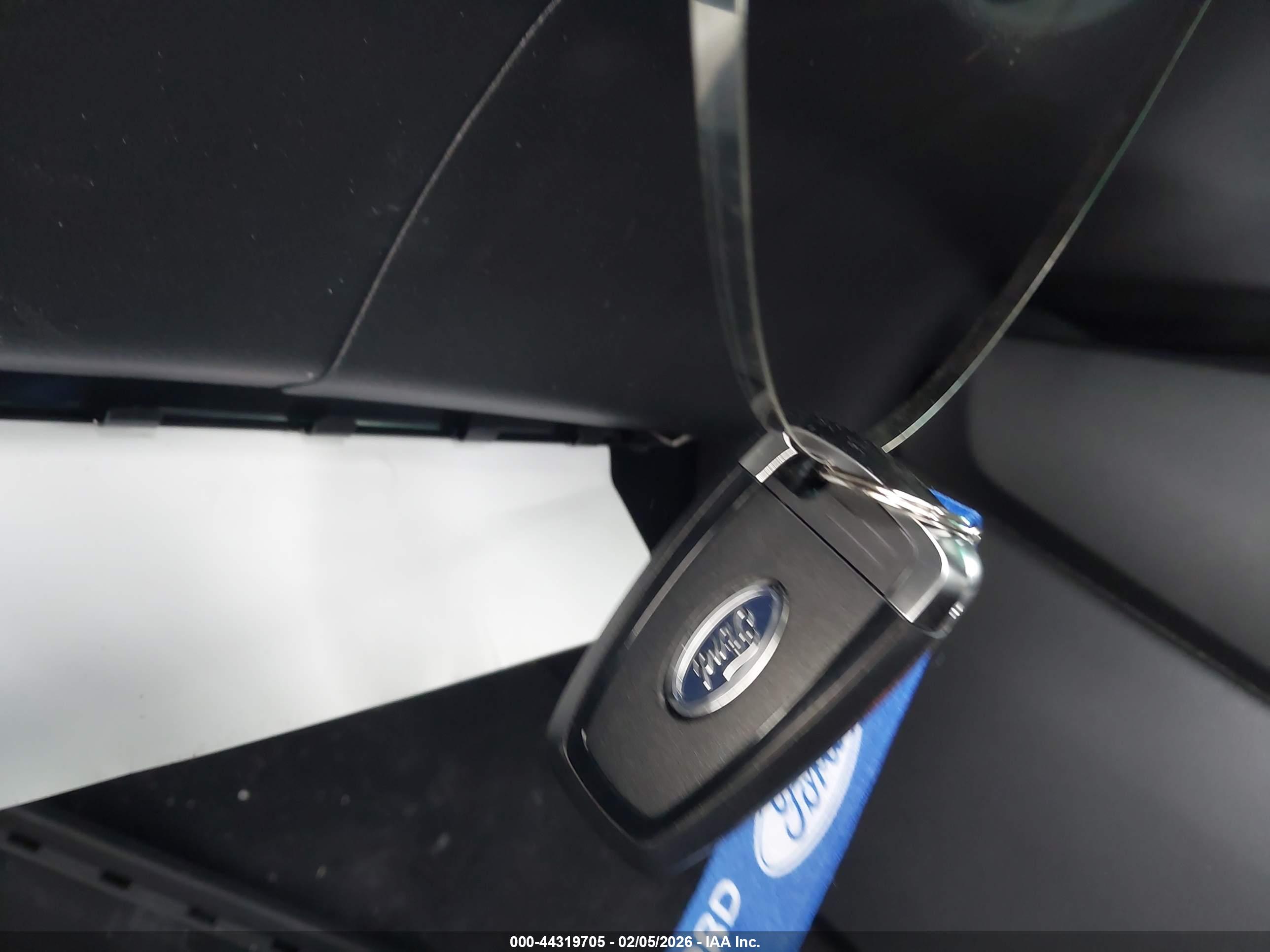 FORD ESCAPE image 11