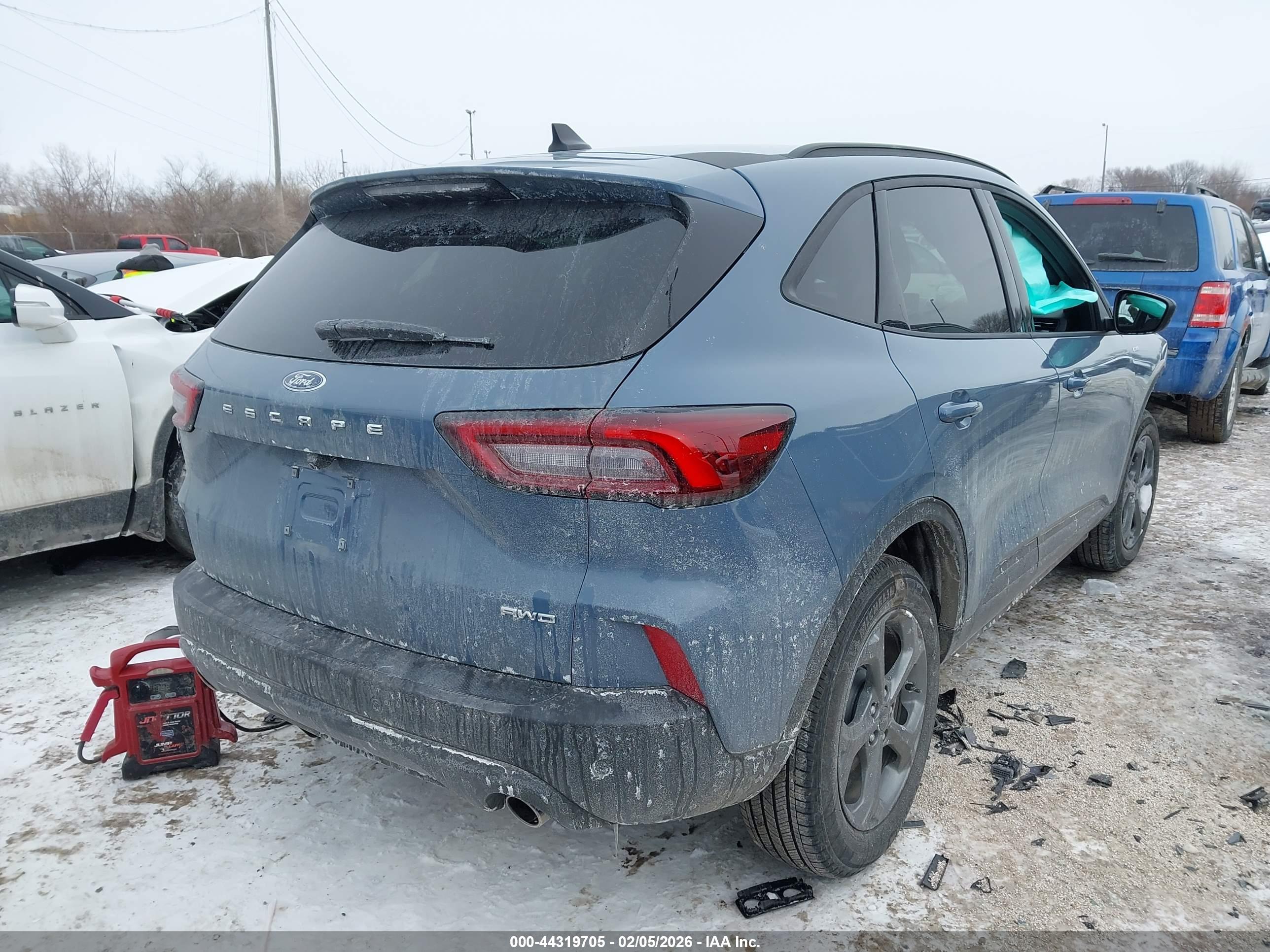 FORD ESCAPE image 4